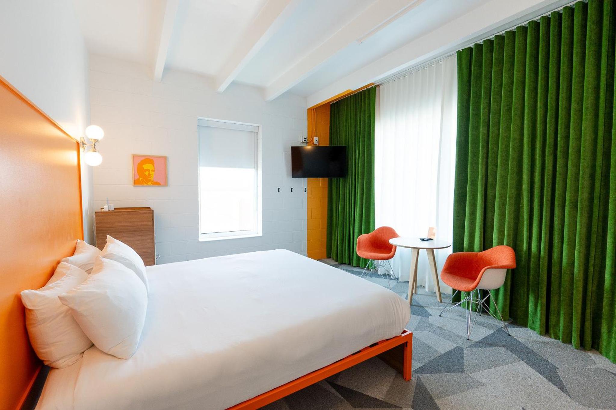 Deluxe King Room 320