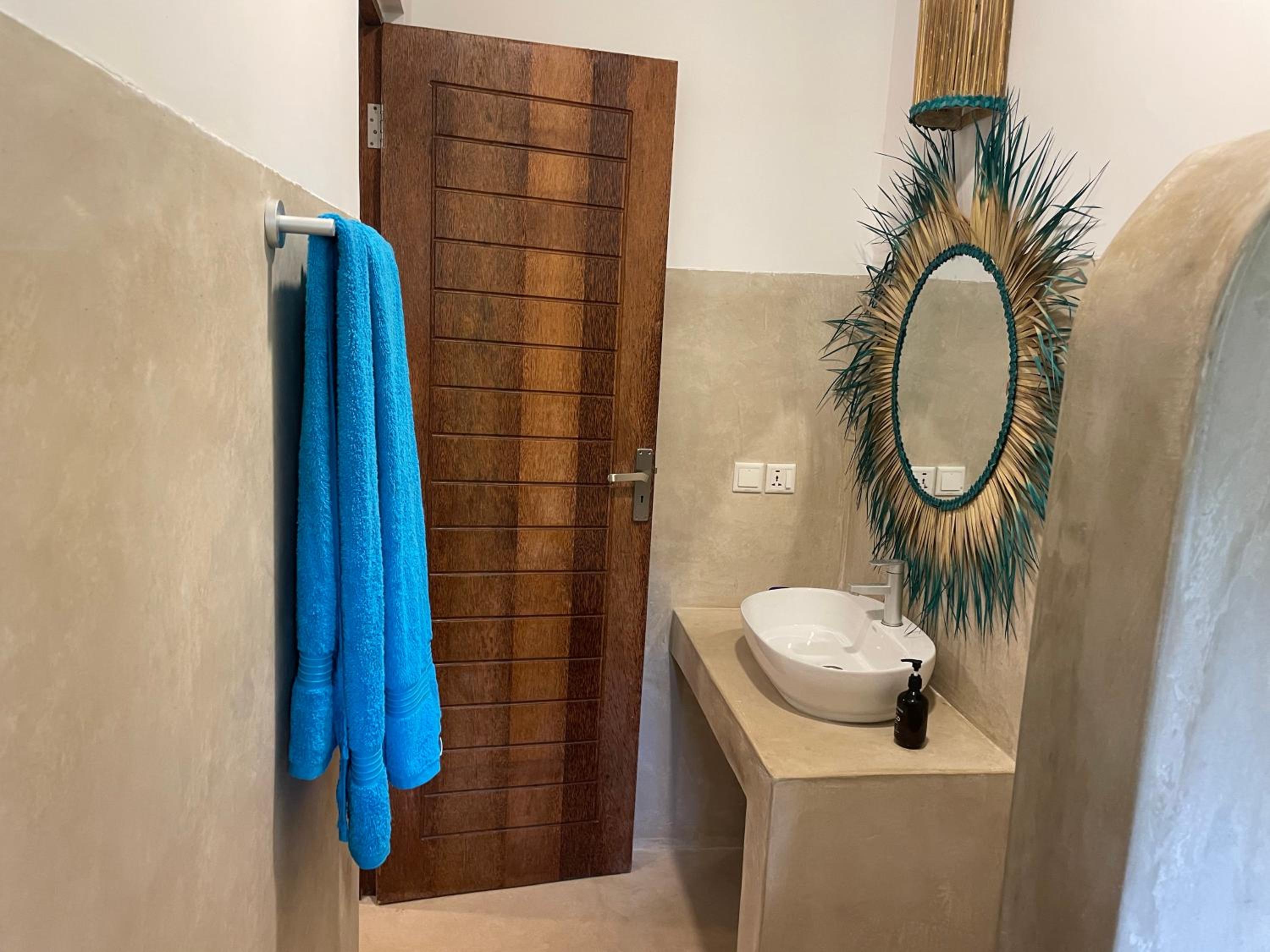 Deluxe King Suite - Photo 83