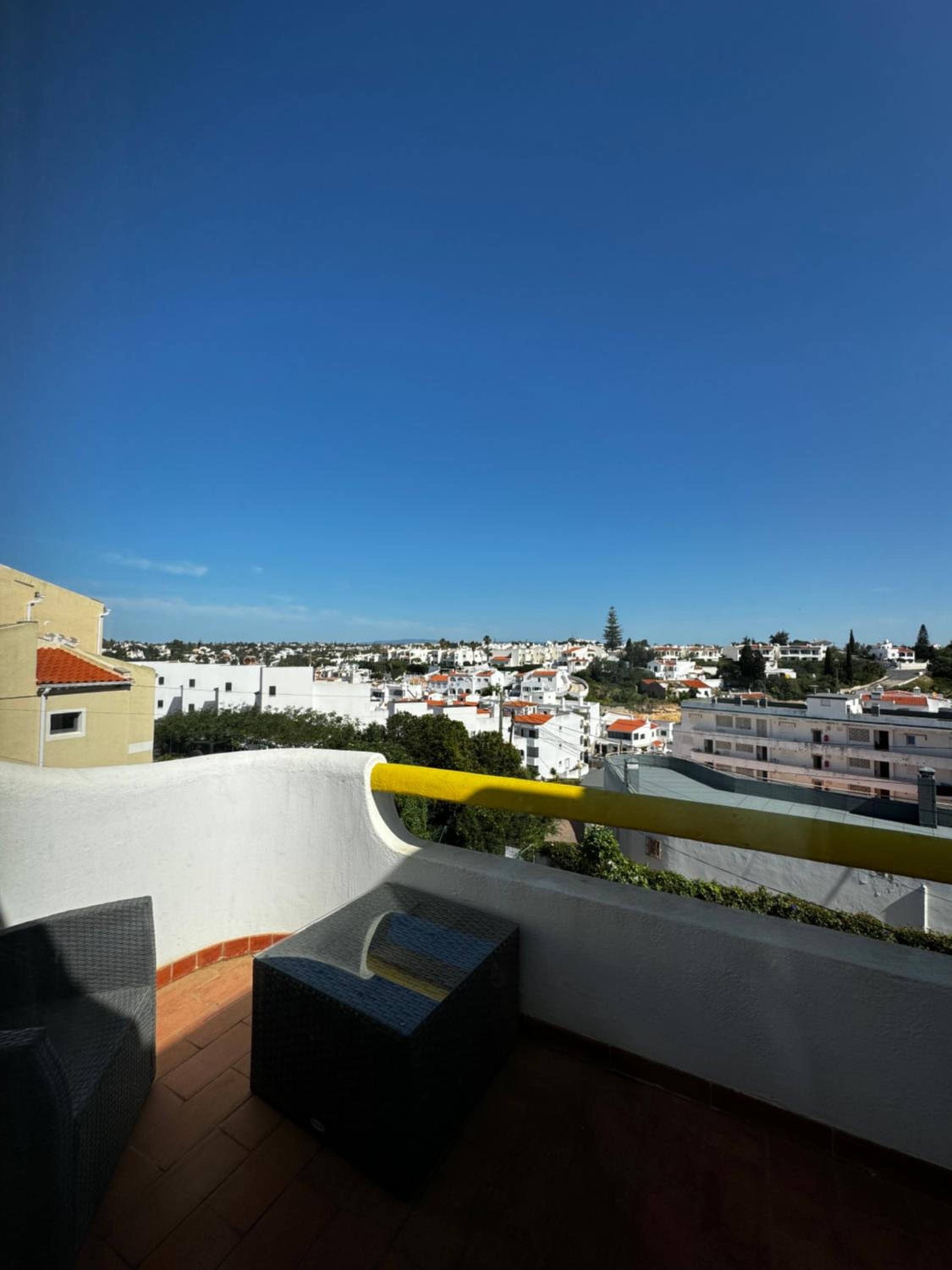 Double or Twin Room with City View photo 2