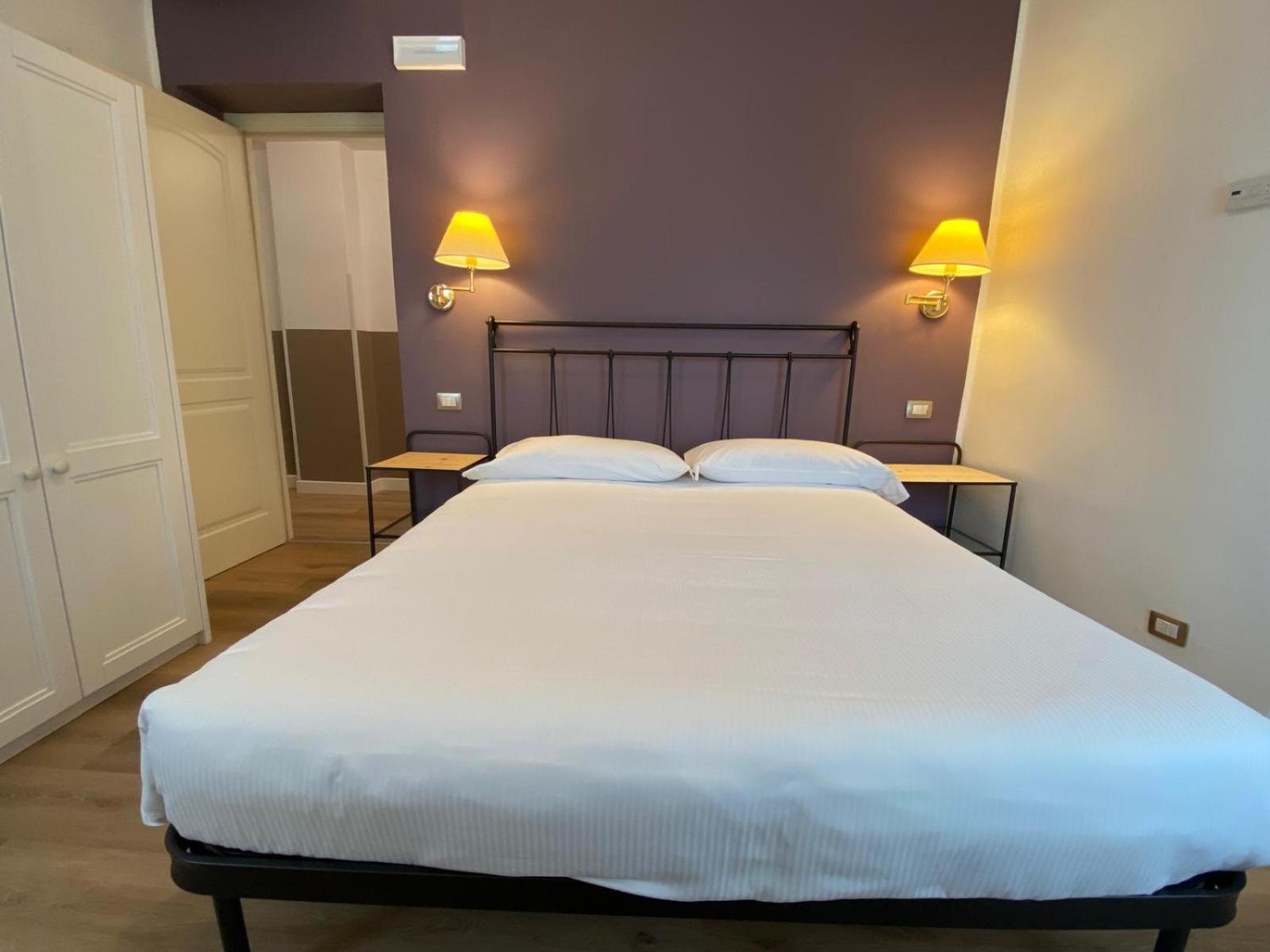 Double Room (1 Adult) - Photo 2