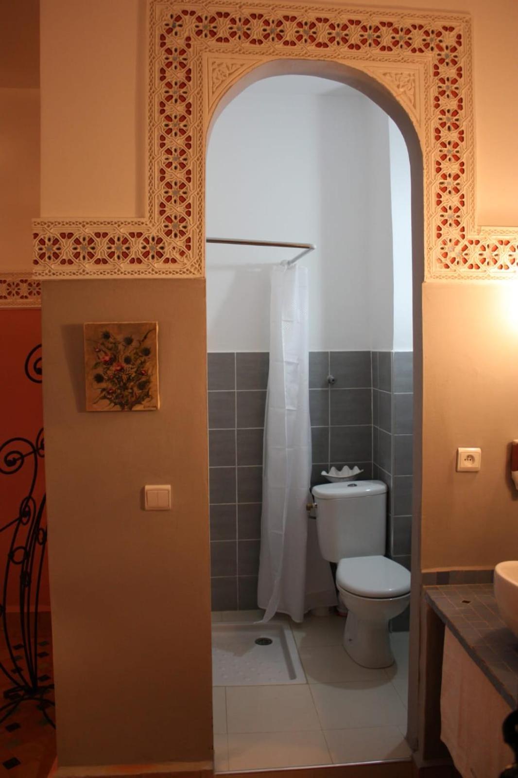 Standard Queen Room photo 2
