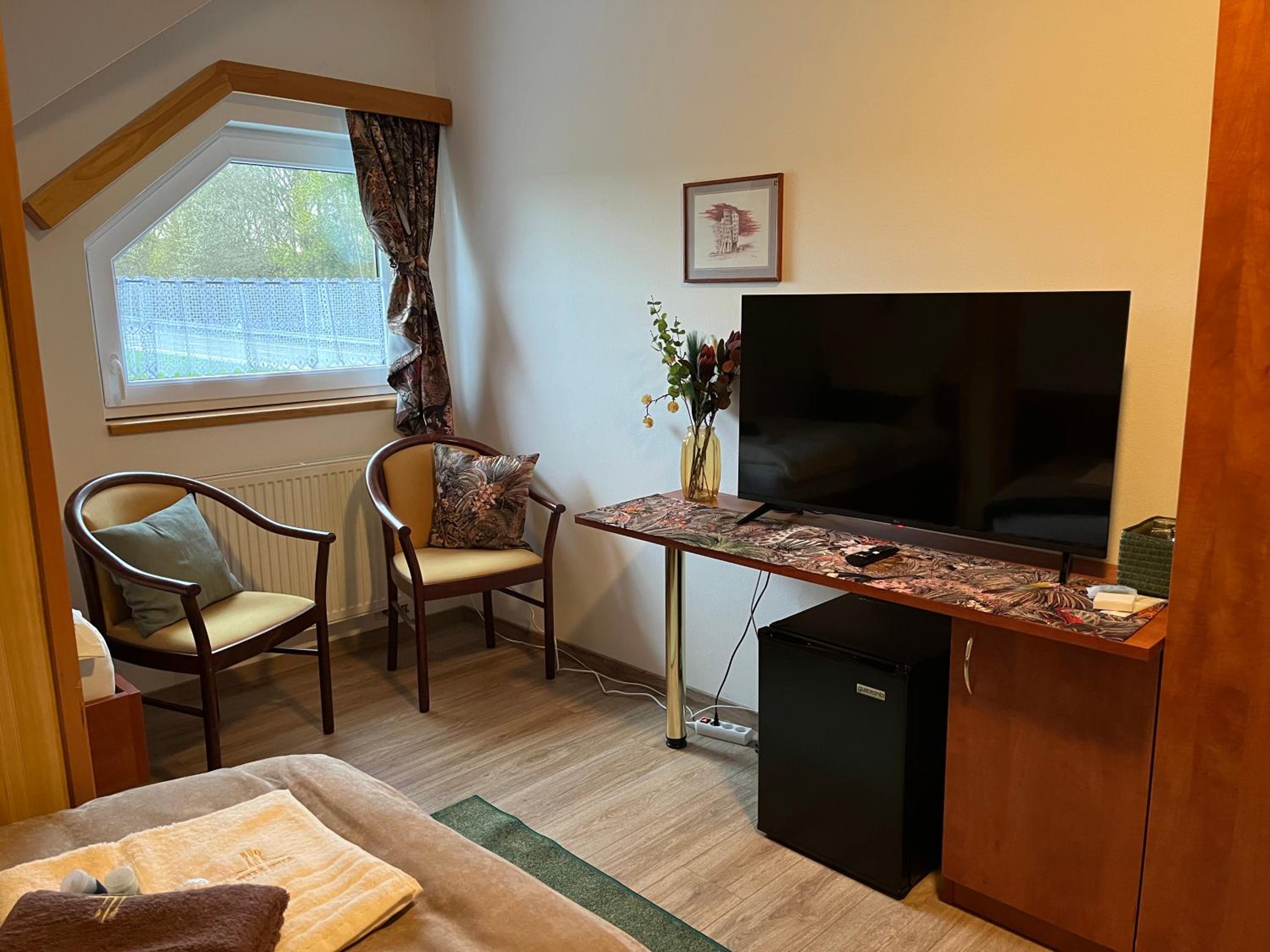 Deluxe Double or Twin Room - Photo 3