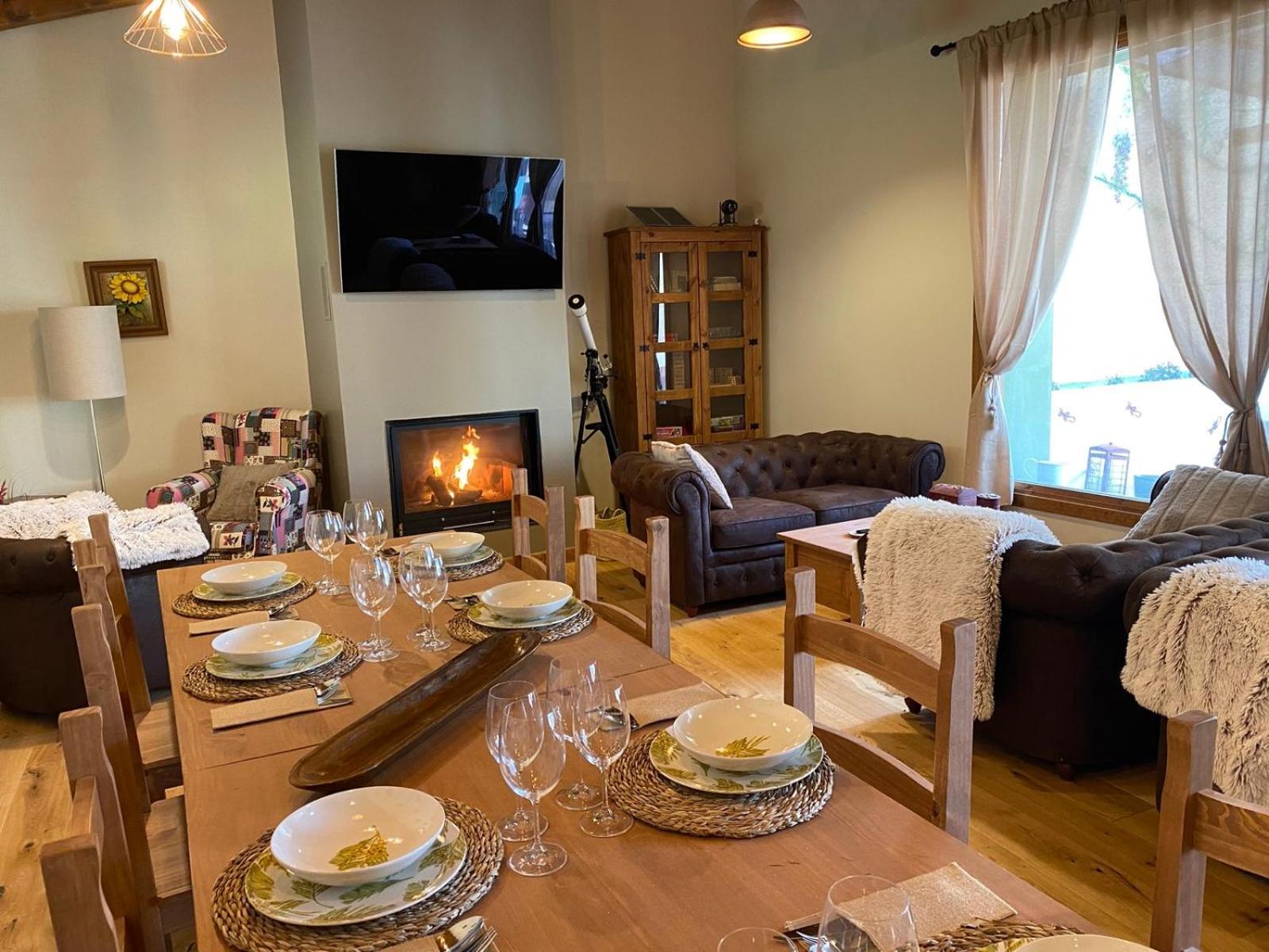 Three-Bedroom House photo 2
