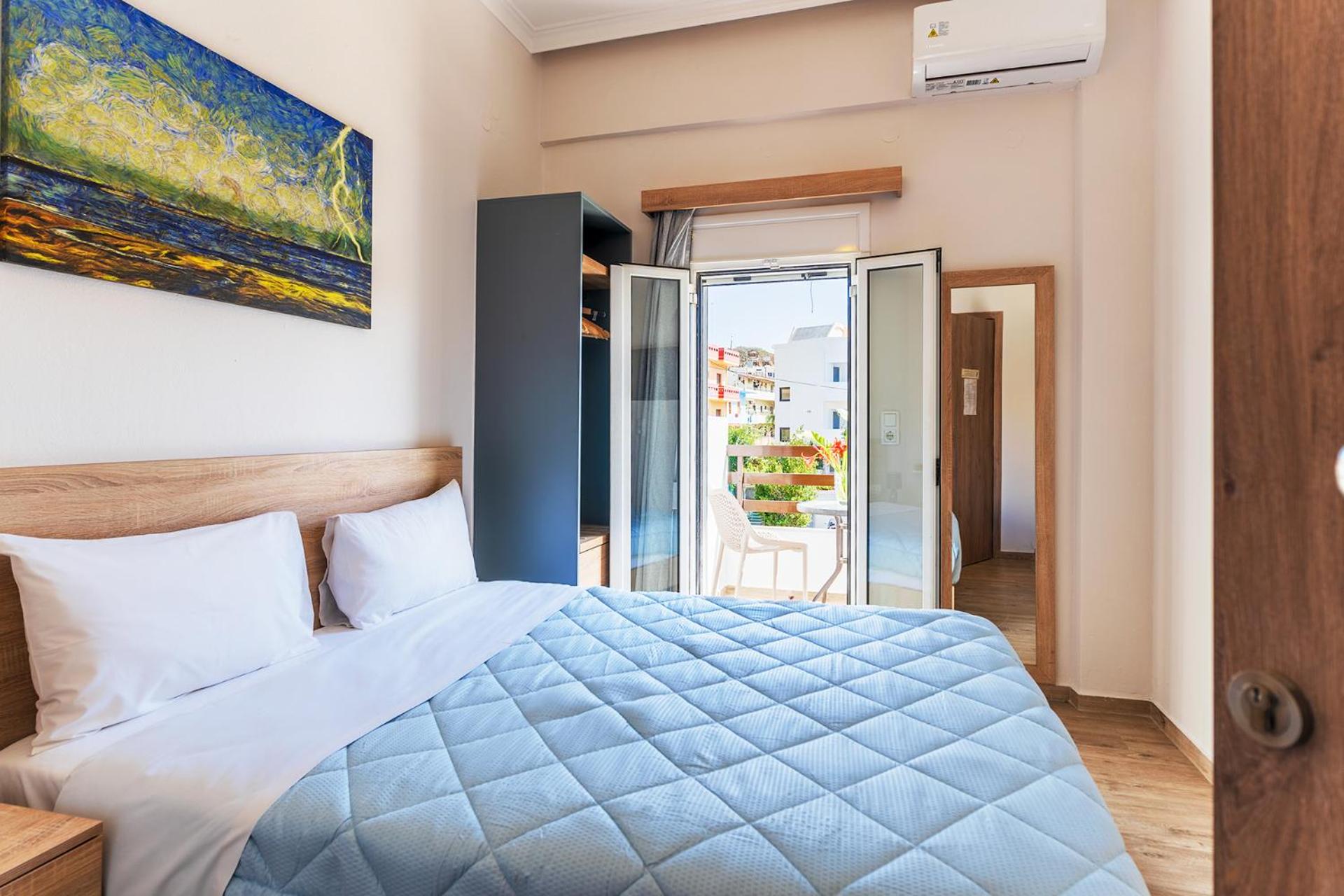 Deluxe Double Room with Side Sea View - Photo 6