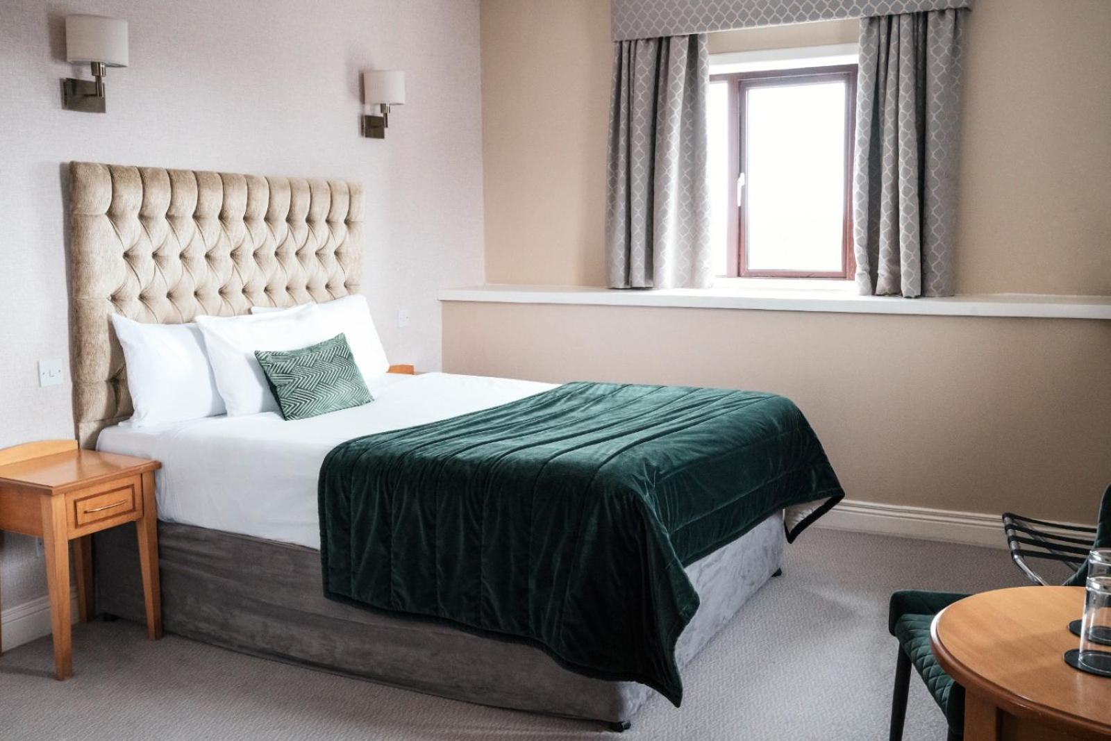 Deluxe Double Room - Photo 22
