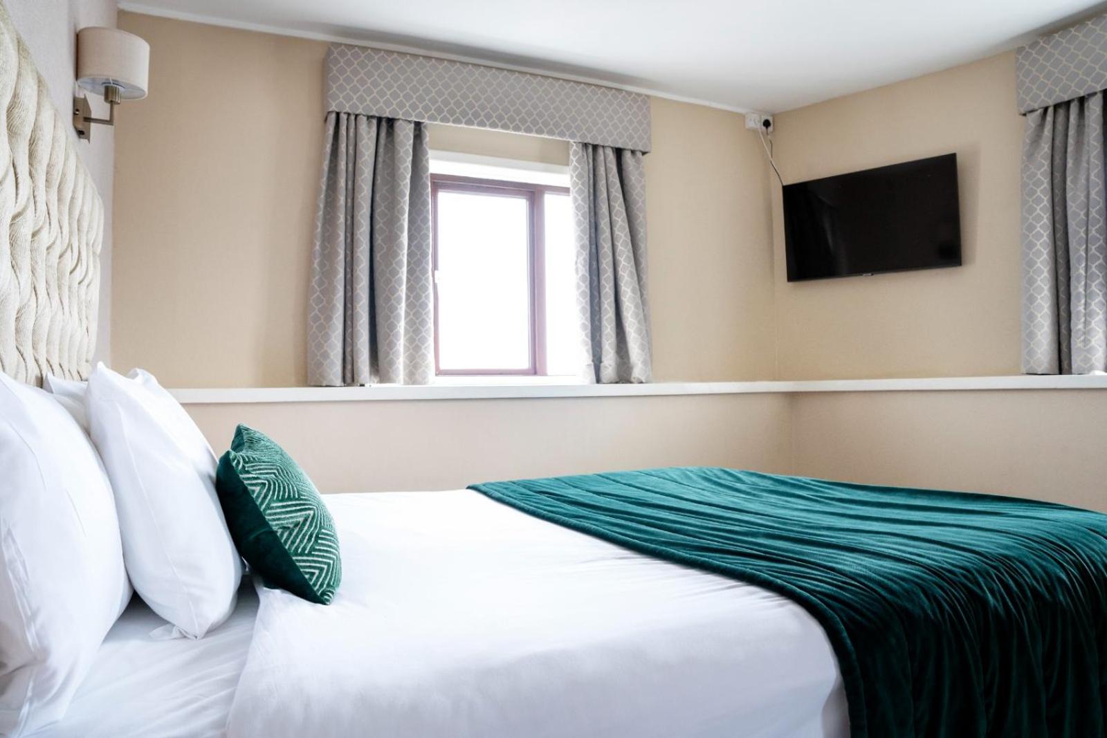 Deluxe Double Room - Photo 17