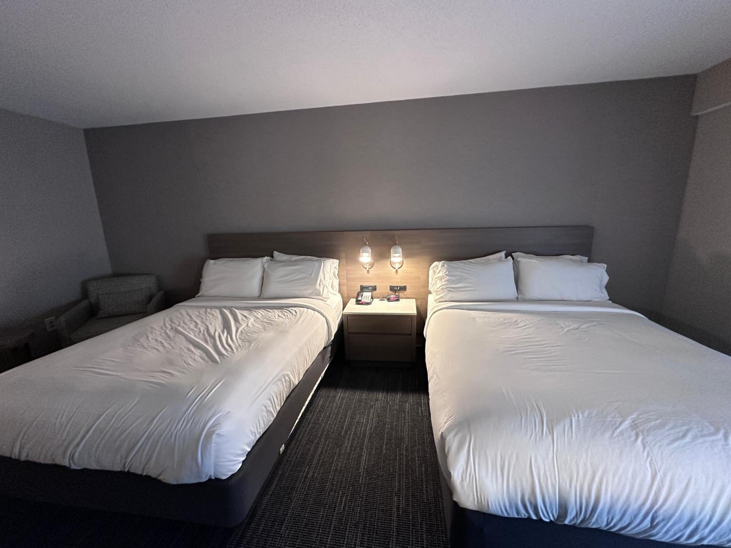 Queen Room with Two Queen Beds - Non-Smoking - Photo 1