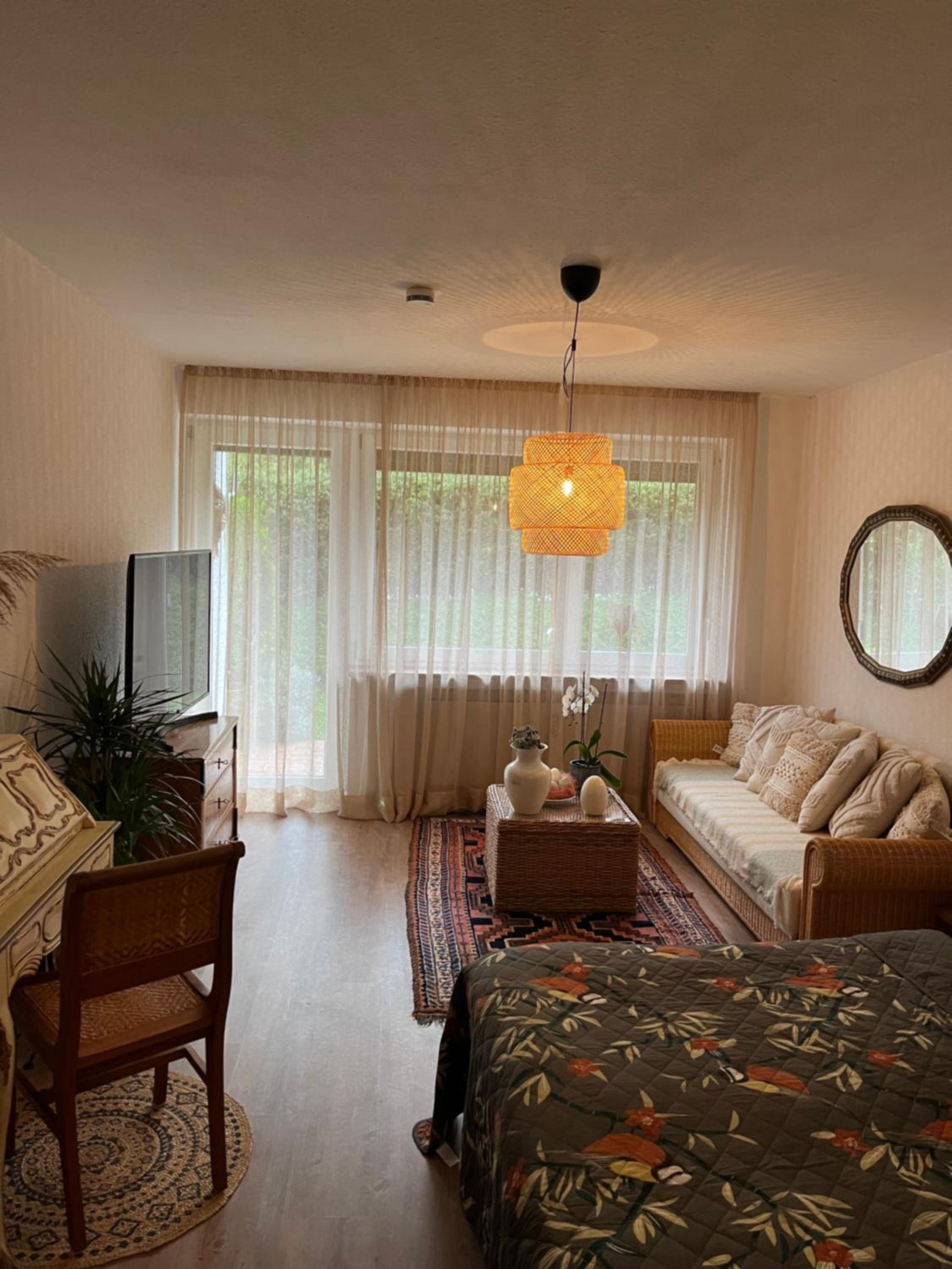 One-Bedroom Apartment photo 1