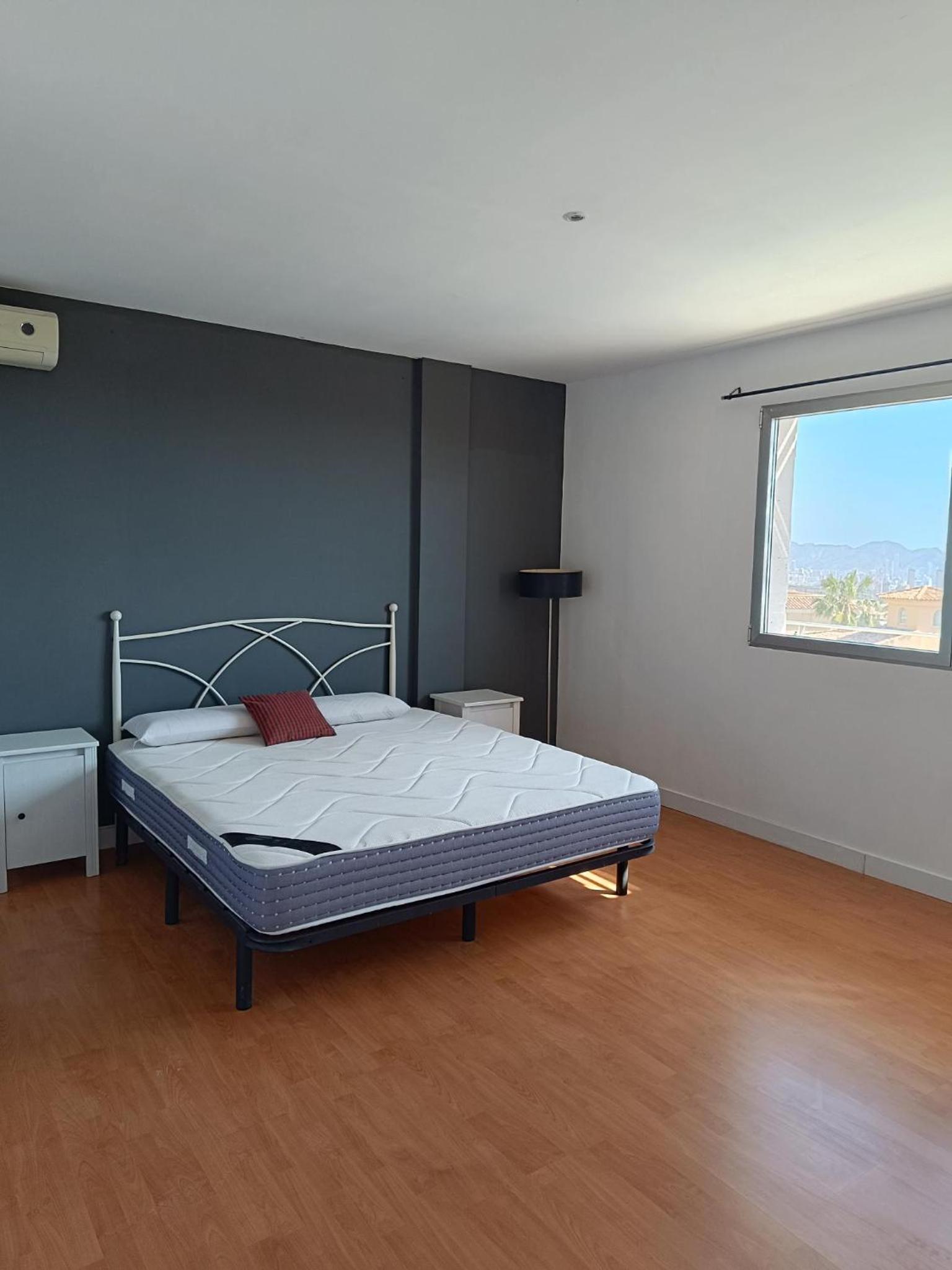 Casa de cuatro habitaciones