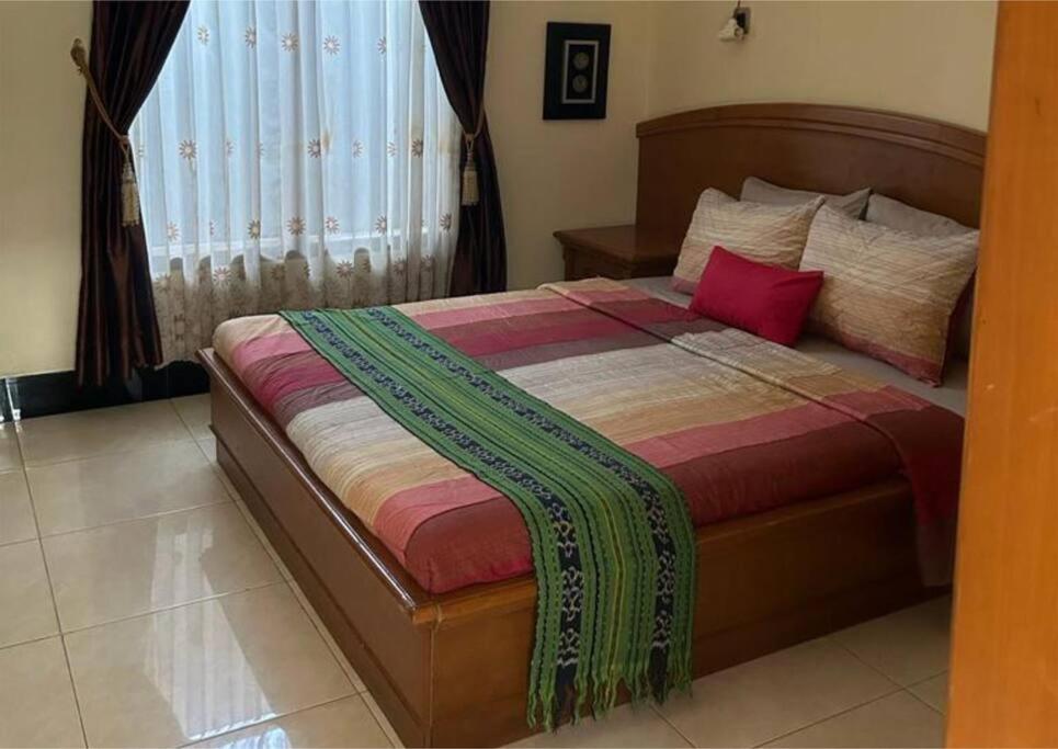 Three-Bedroom House photo 1