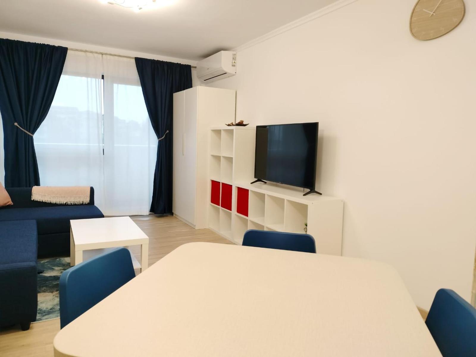 One-Bedroom Apartment With Garden View