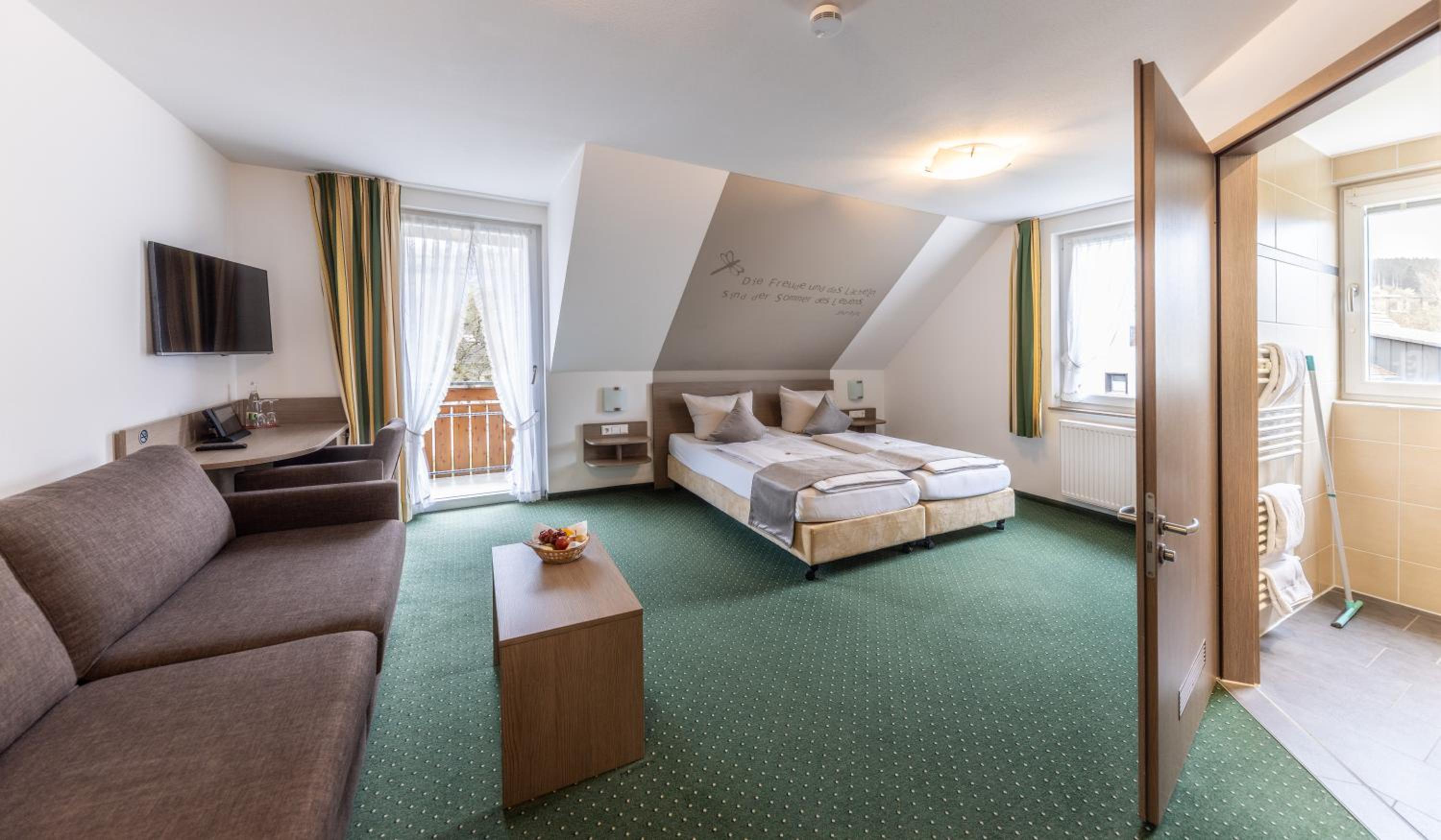 Comfort Double Room with Balcony and Elevator - Photo 7