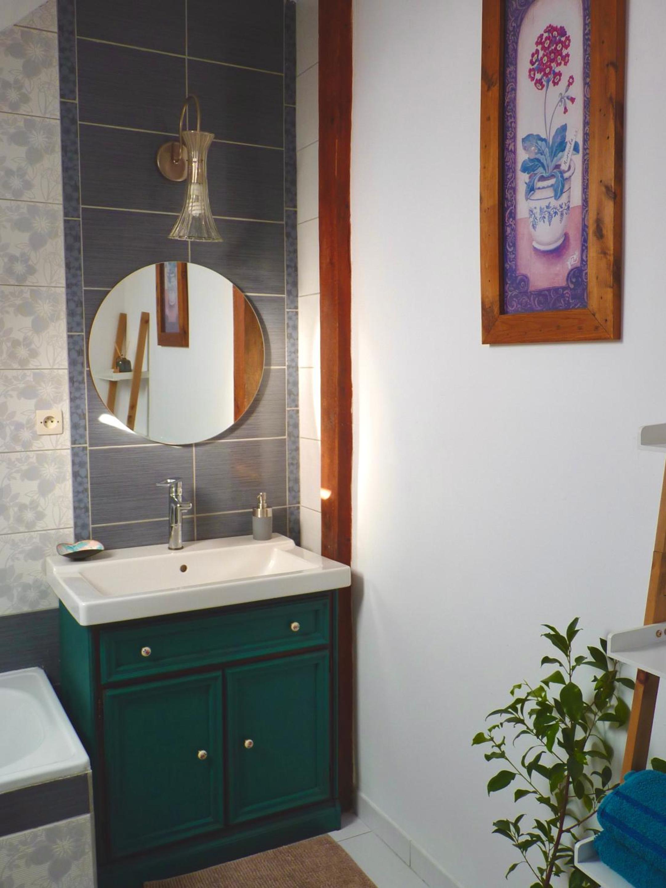 Family Room with Bathroom - Photo 5
