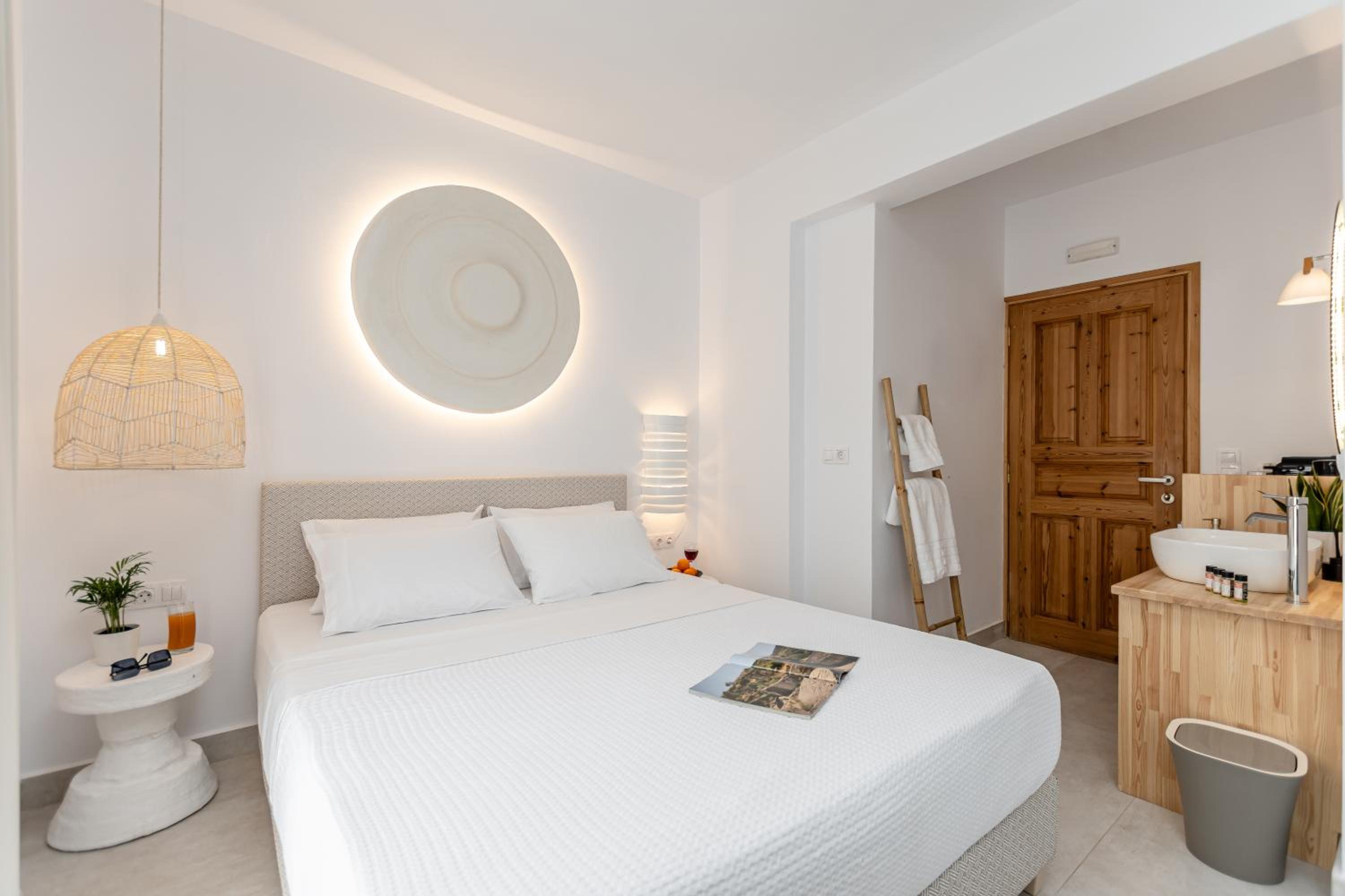 Deluxe Double Room - Photo 7