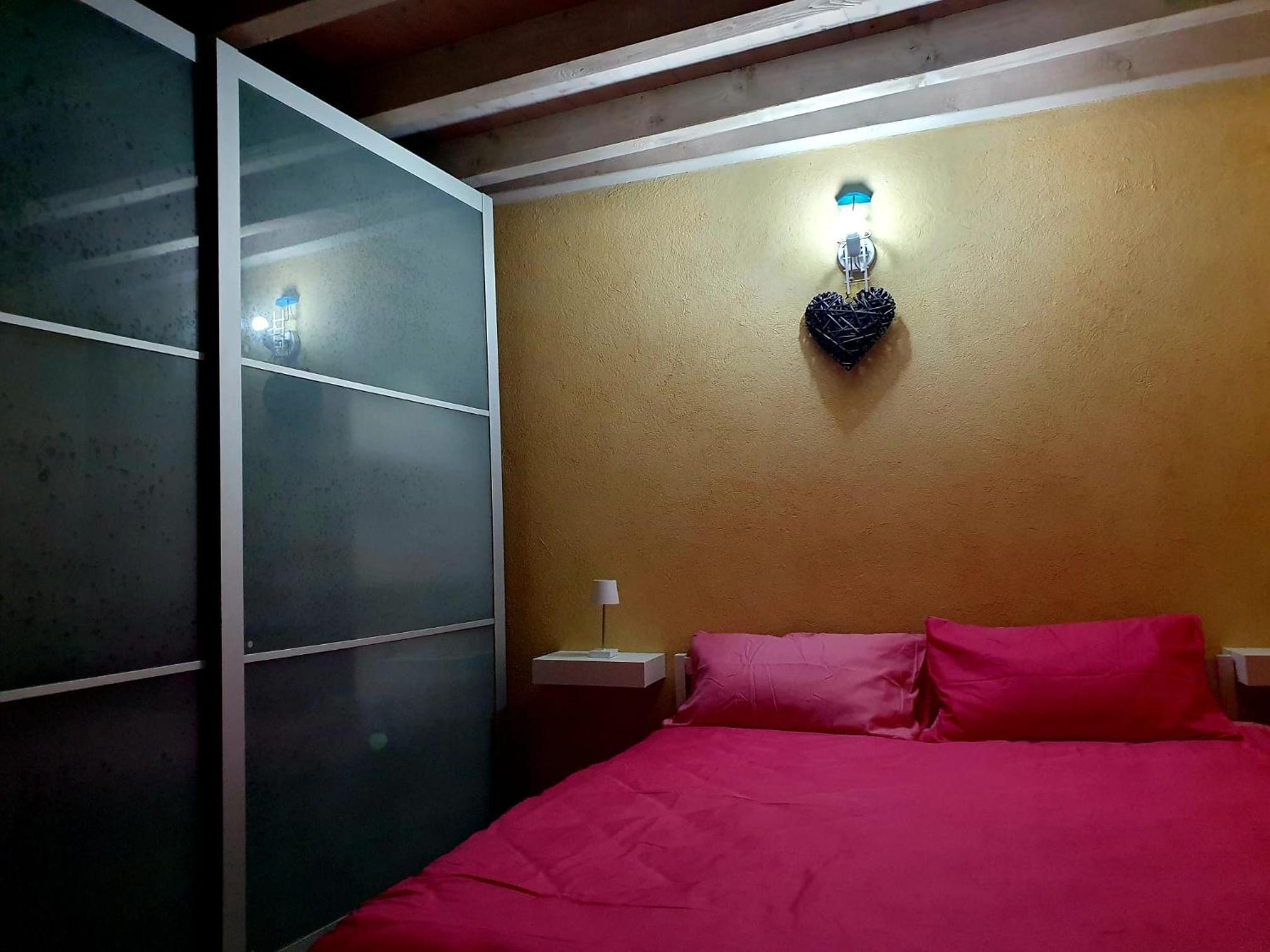 One-Bedroom House photo 1
