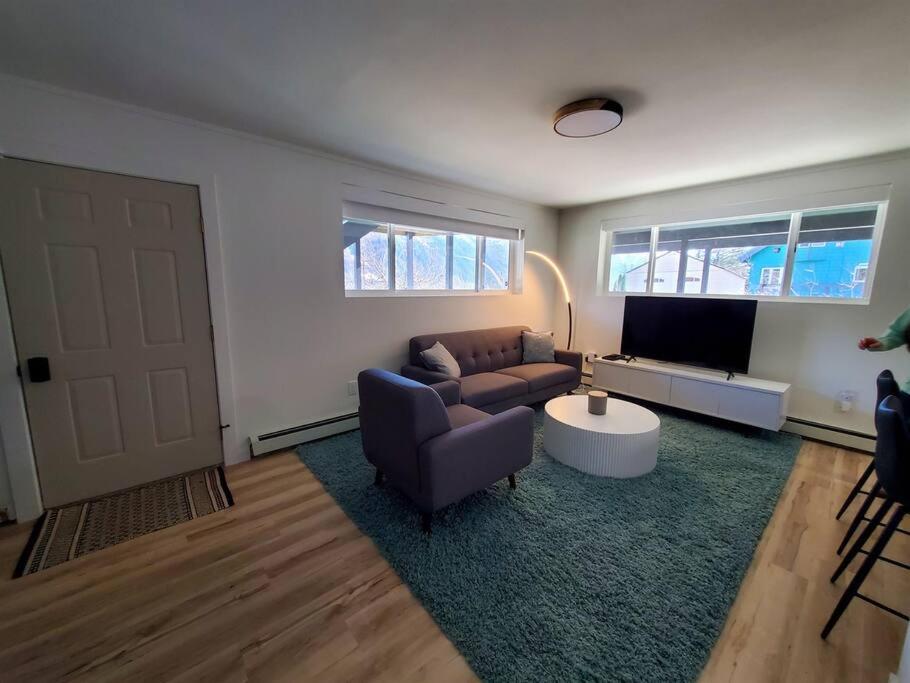 Two-Bedroom Apartment photo 2