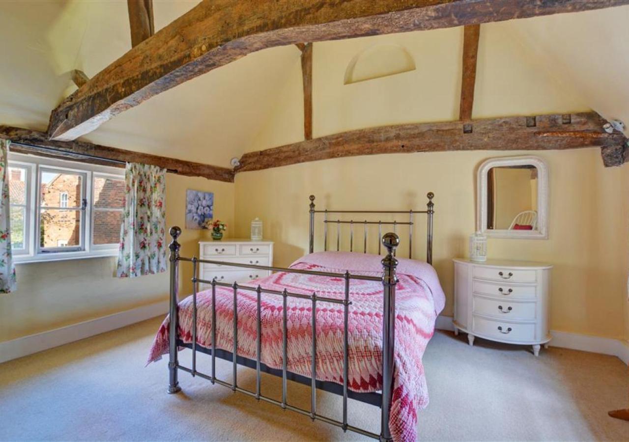 Four-Bedroom House photo 3