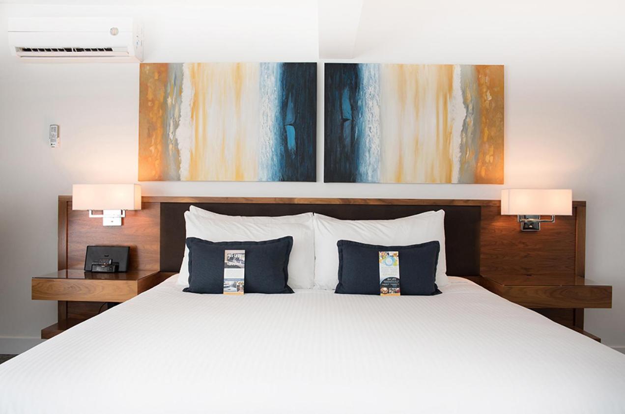 King Room with Ocean View and Balcony photo 3