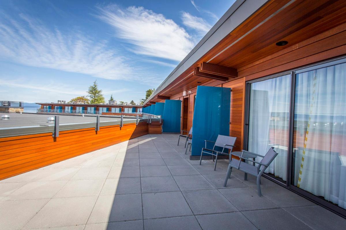 Premium Double Room with Two Double Beds and Ocean View photo 3