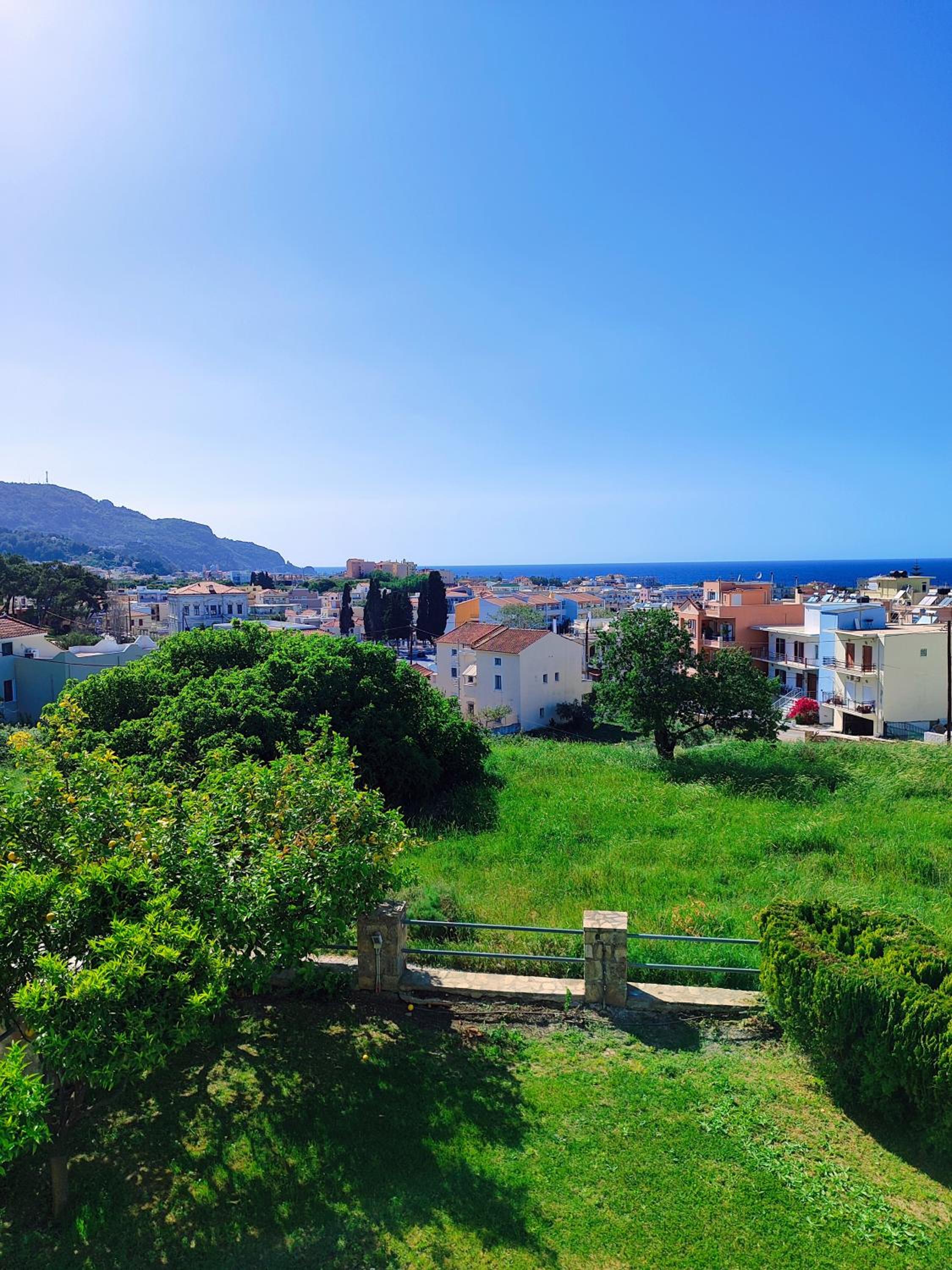 Deluxe One-Bedroom Apartment with Garden View photo 3