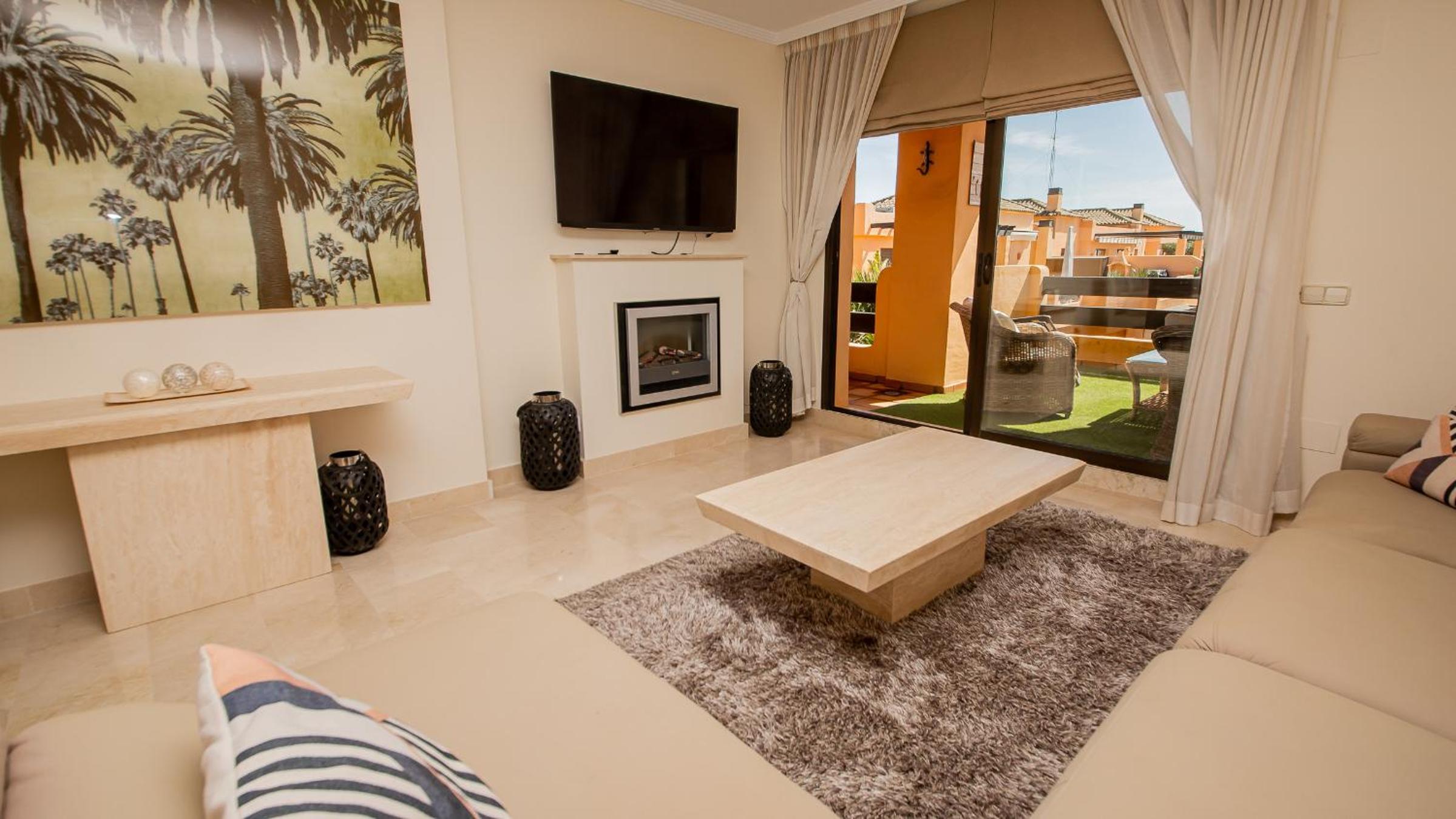 Apartamento con vista a la piscina