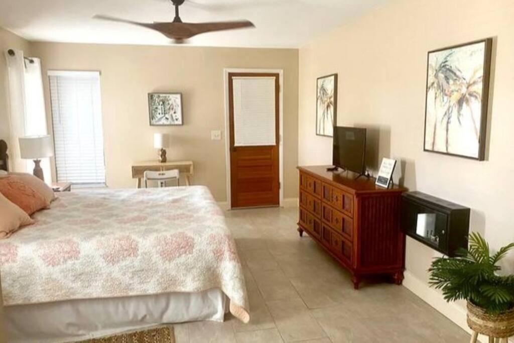 Three-Bedroom House photo 2