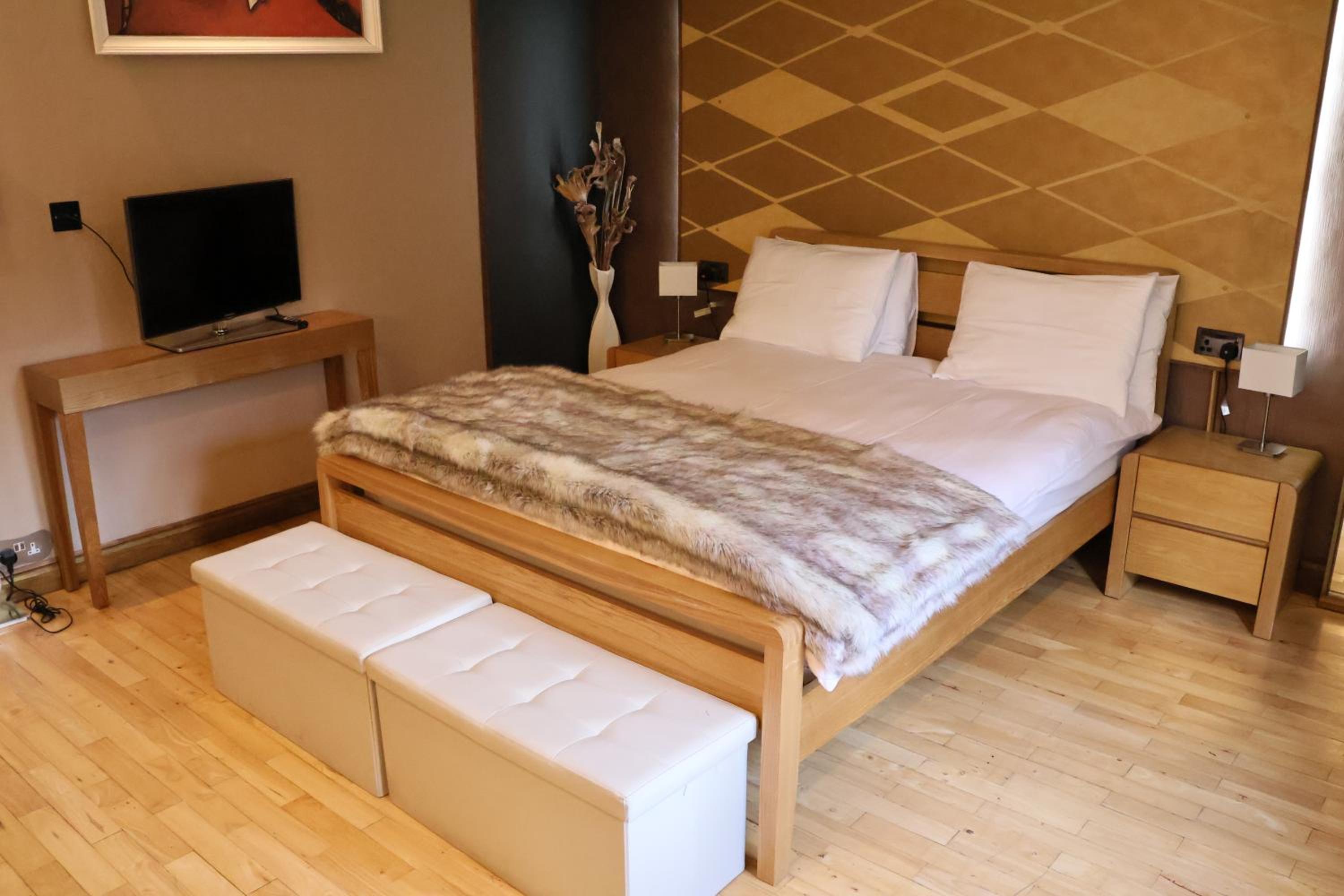 One-Bedroom Apartment - Photo 4