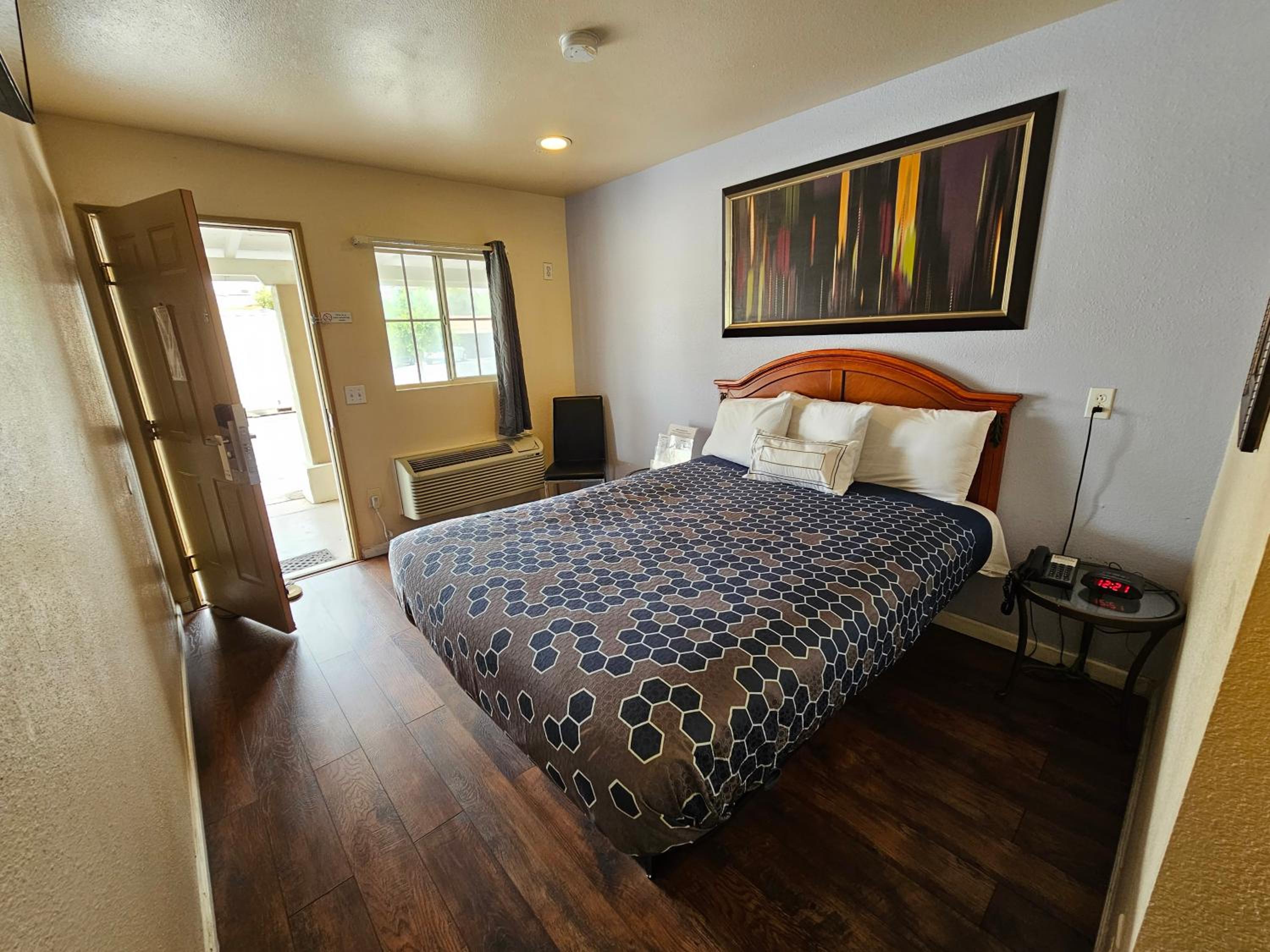 Standard Double Room - Photo 4