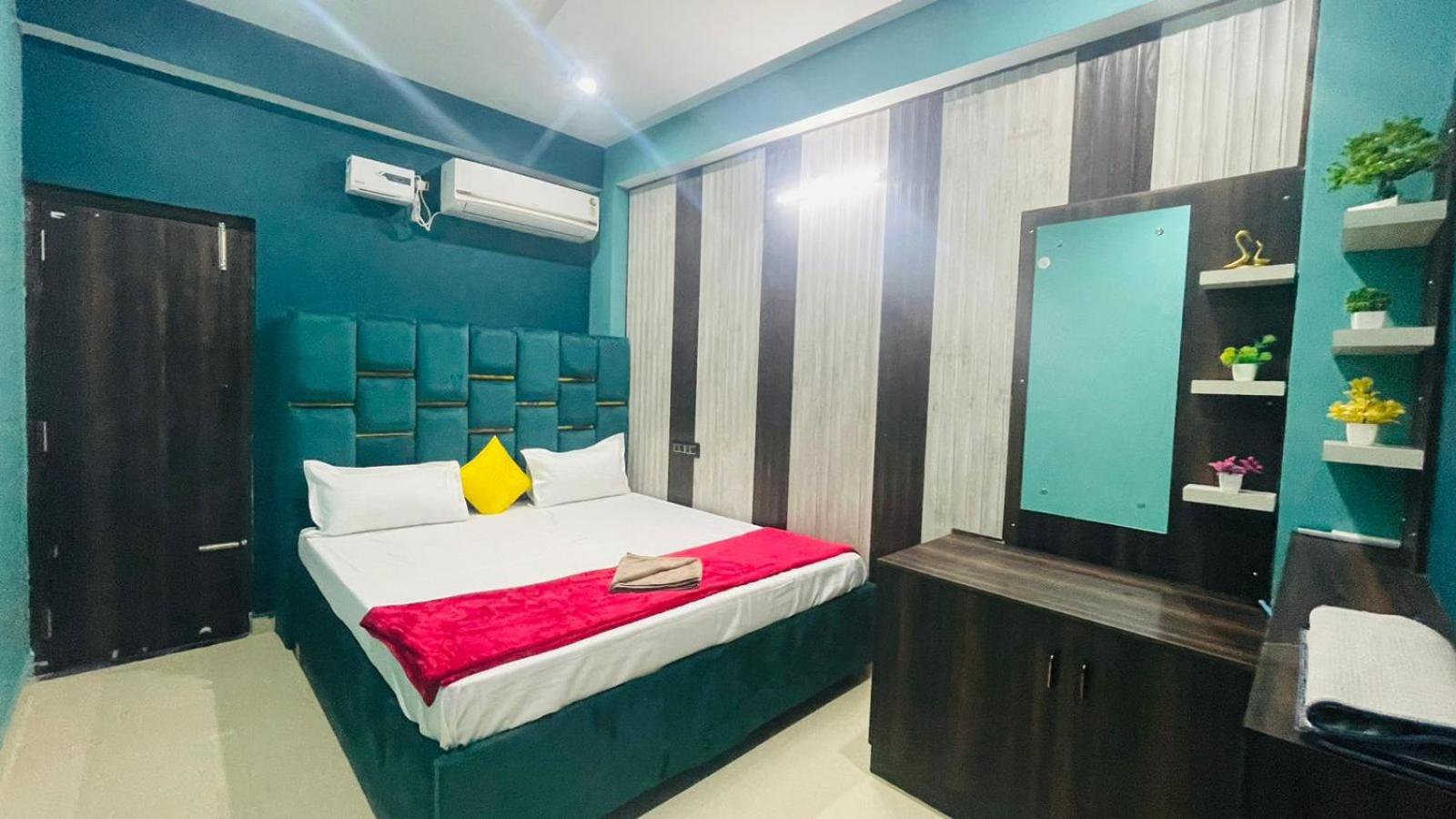 Deluxe Double Room With Balcony photo 3
