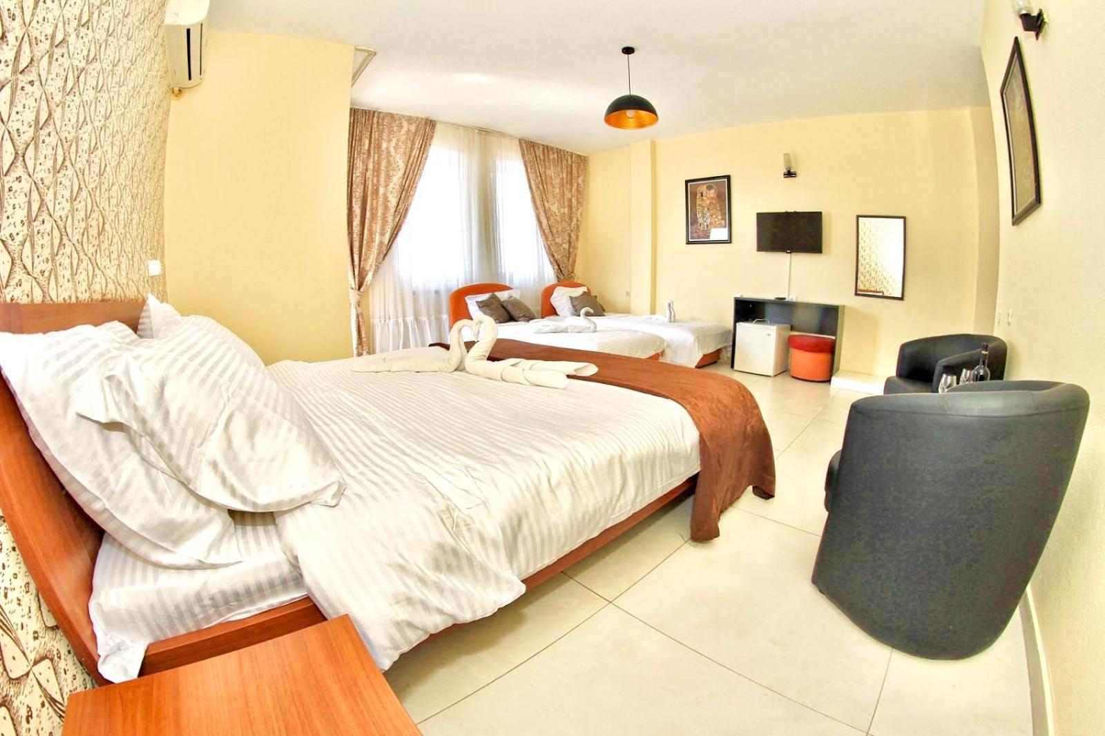 Comfort Quadruple Room - Photo 9