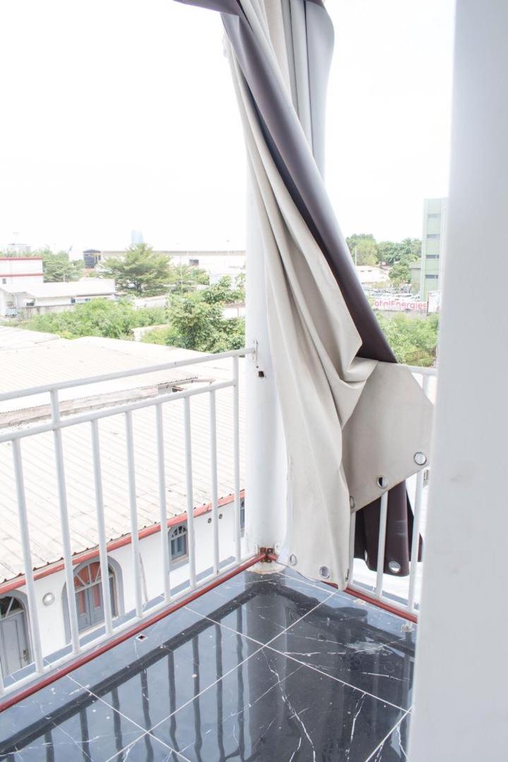 Apartment with Balcony photo 3