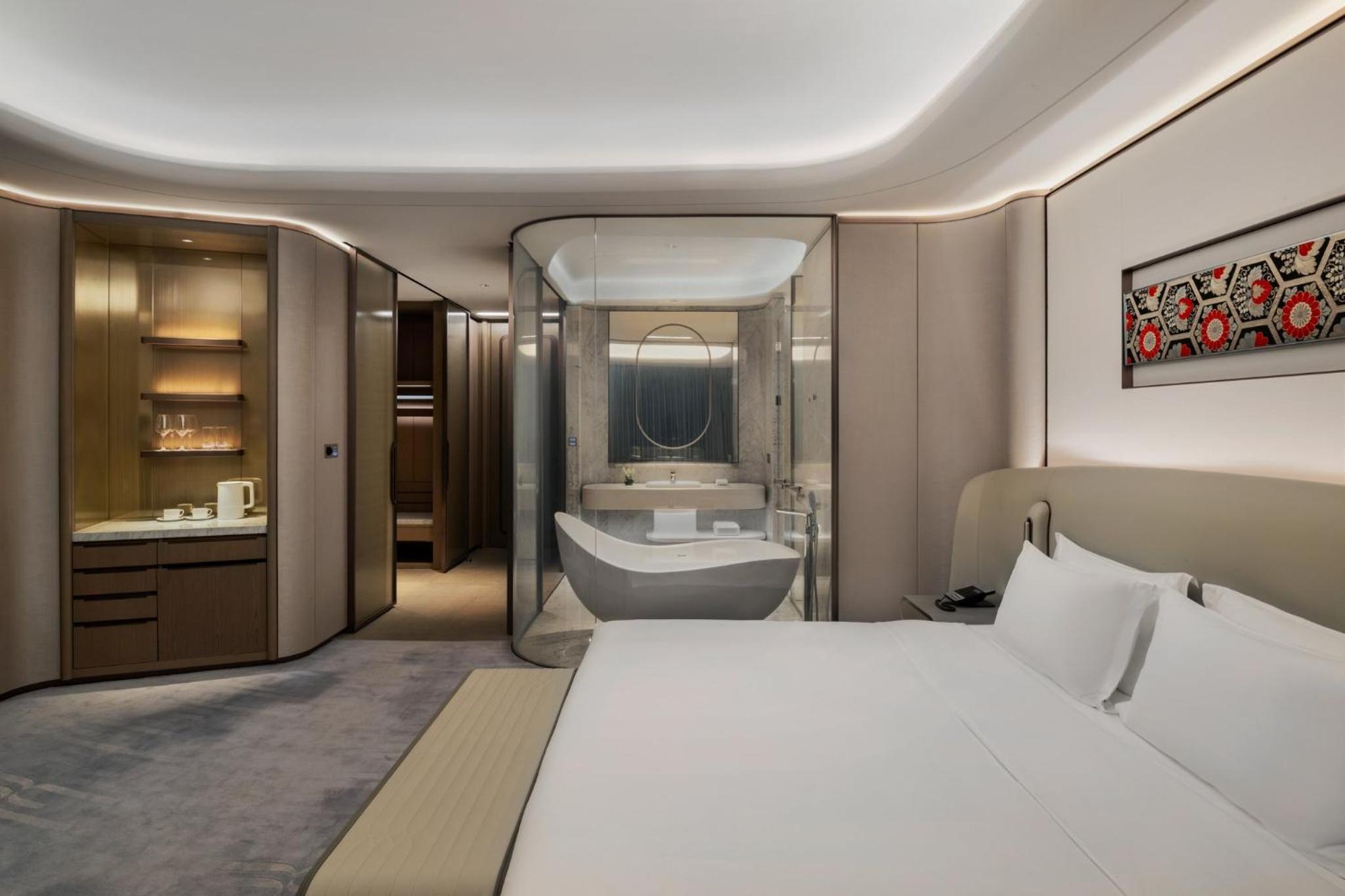 Standard King Room with River View photo 1