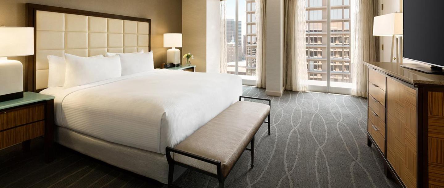 Fairmont Gold King Suite with City View photo 1