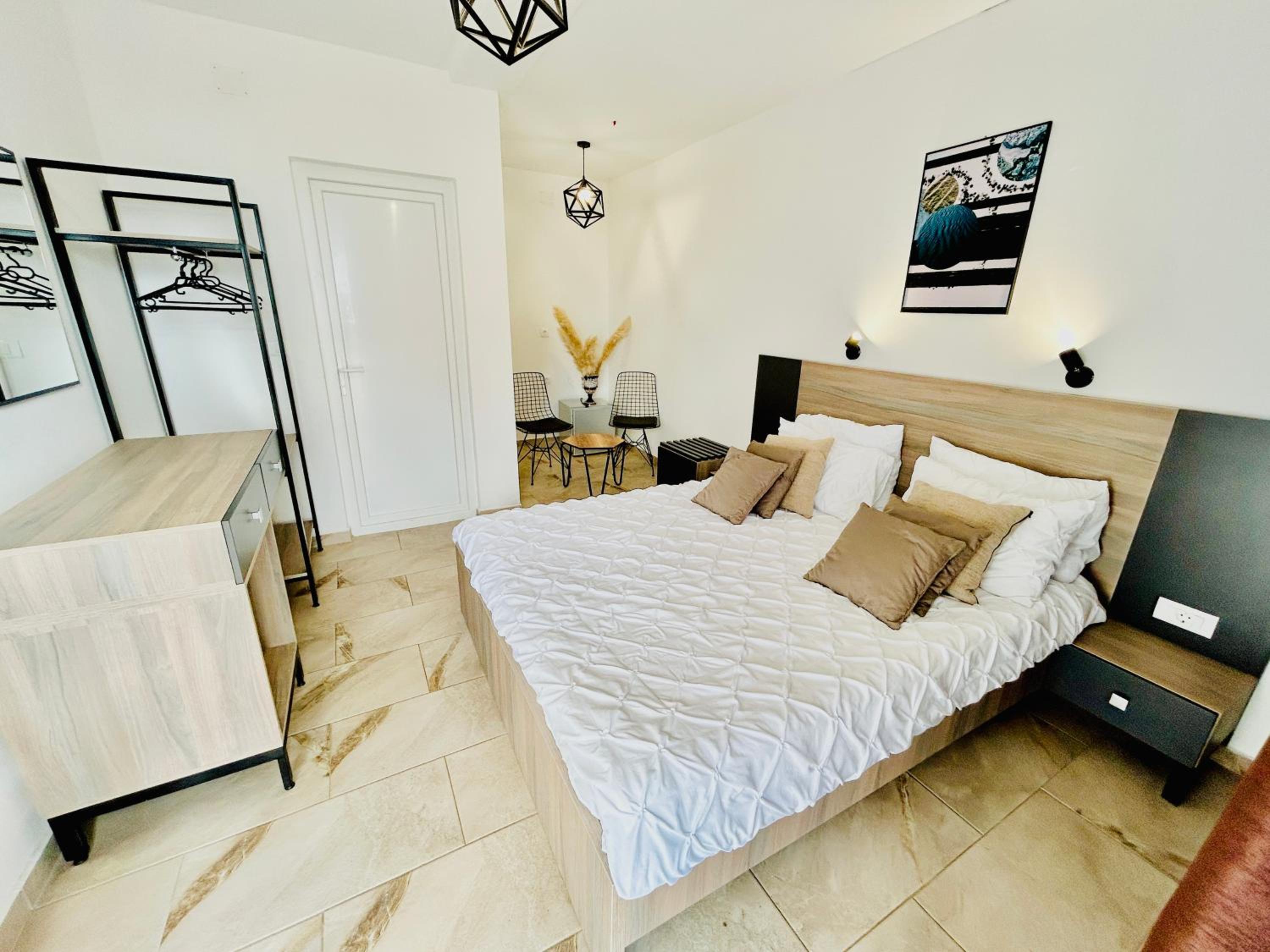 Double Room - Photo 9