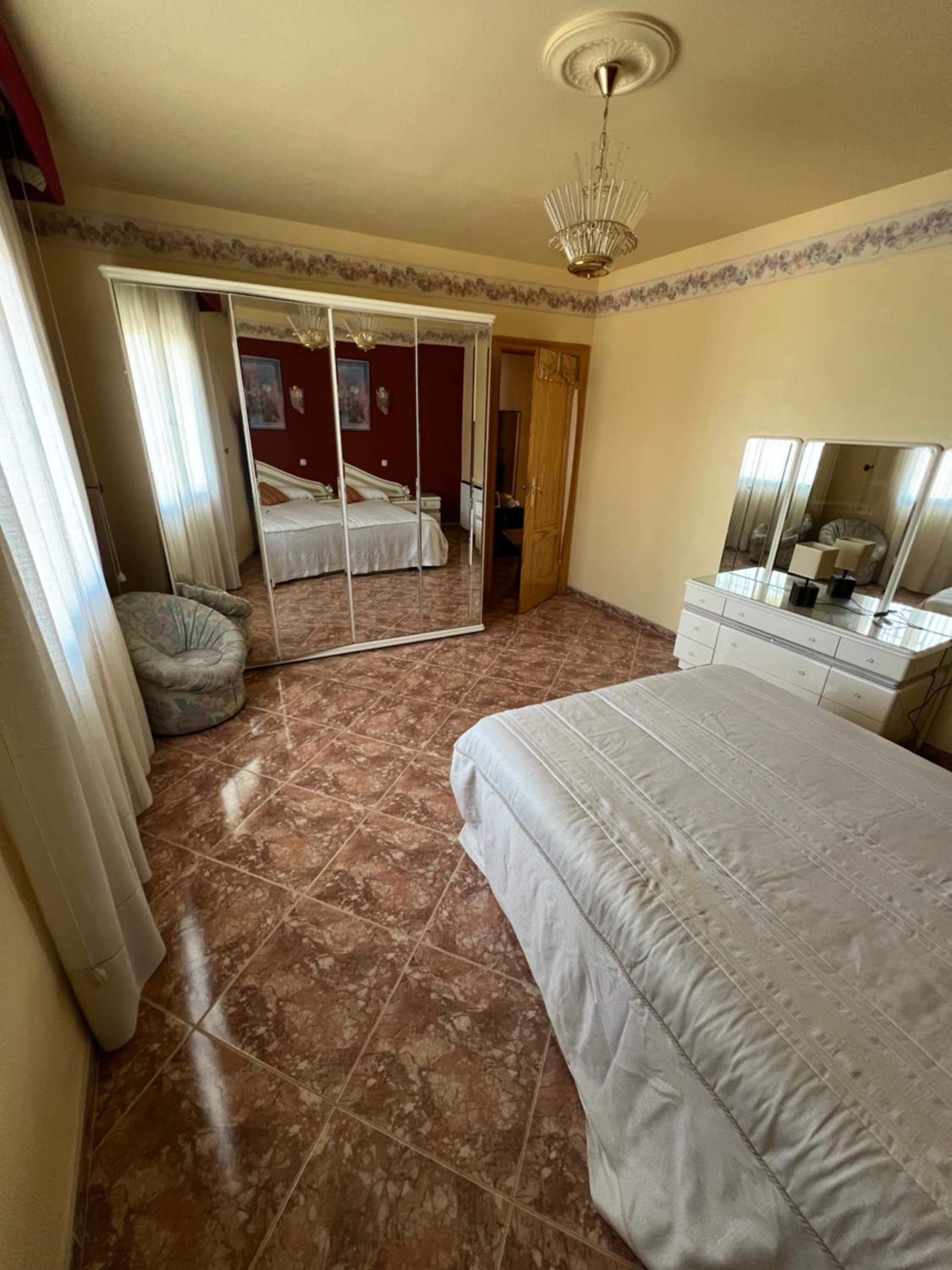 Casa de cuatro habitaciones