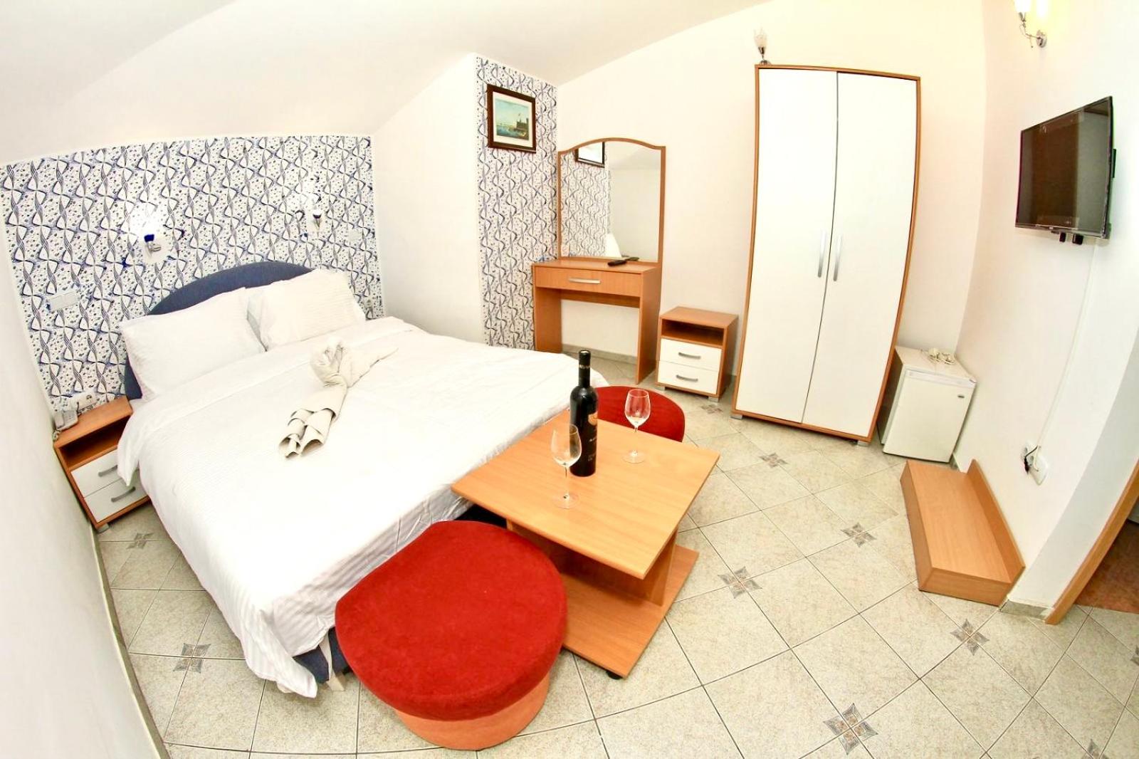 Double Room - Photo 1