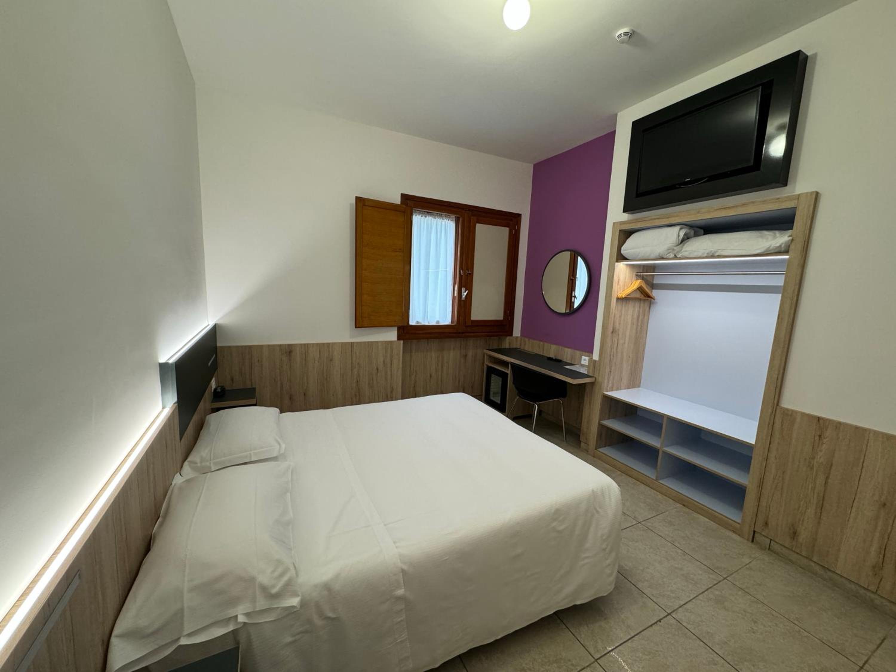 Superior Double Room - Photo 2
