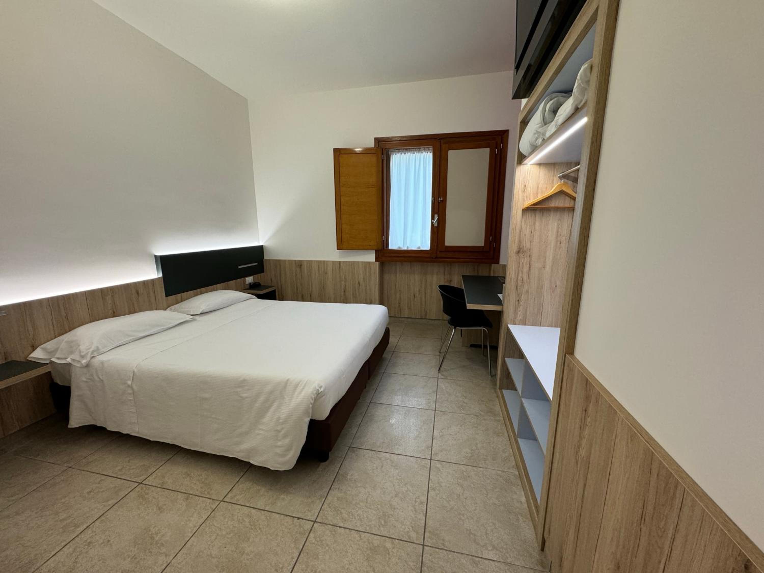 Superior Double Room - Photo 3