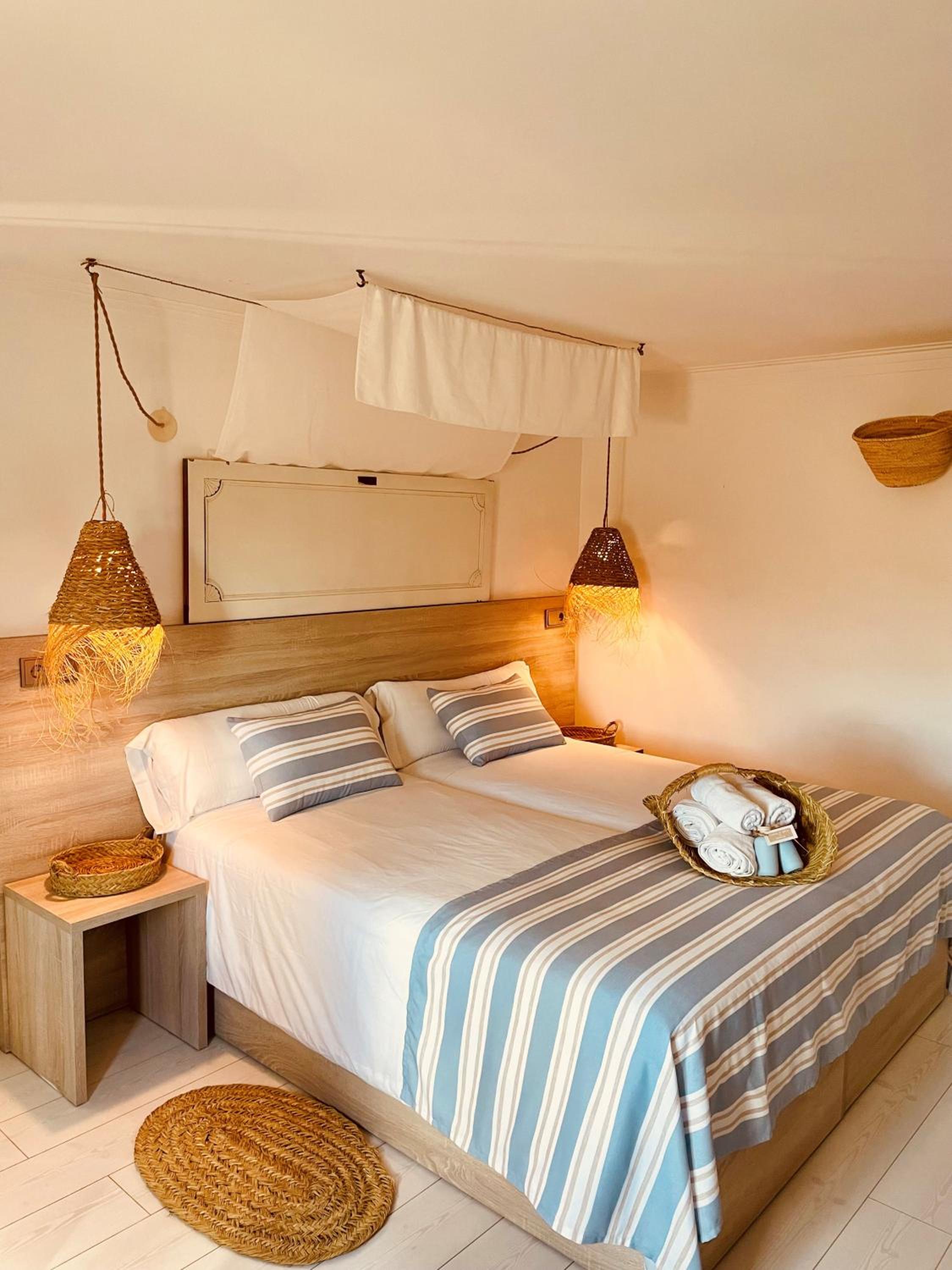 Double or Twin Room photo 2