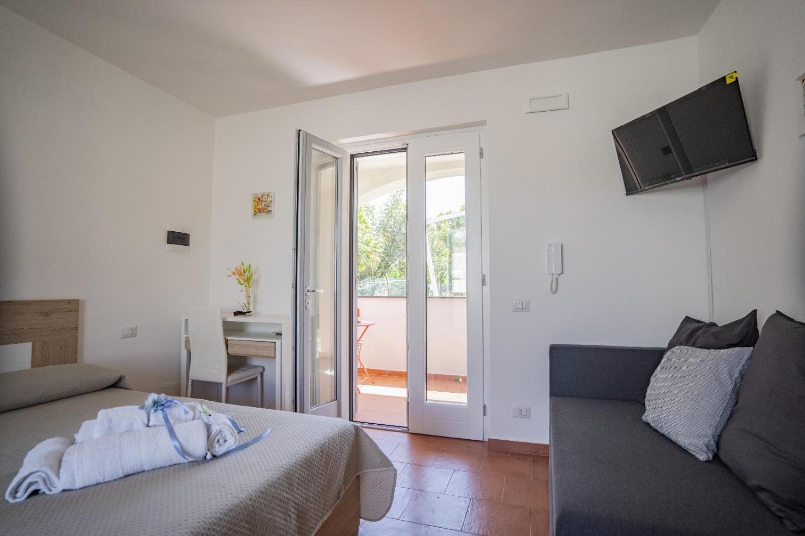 Double Room with Balcony photo 3
