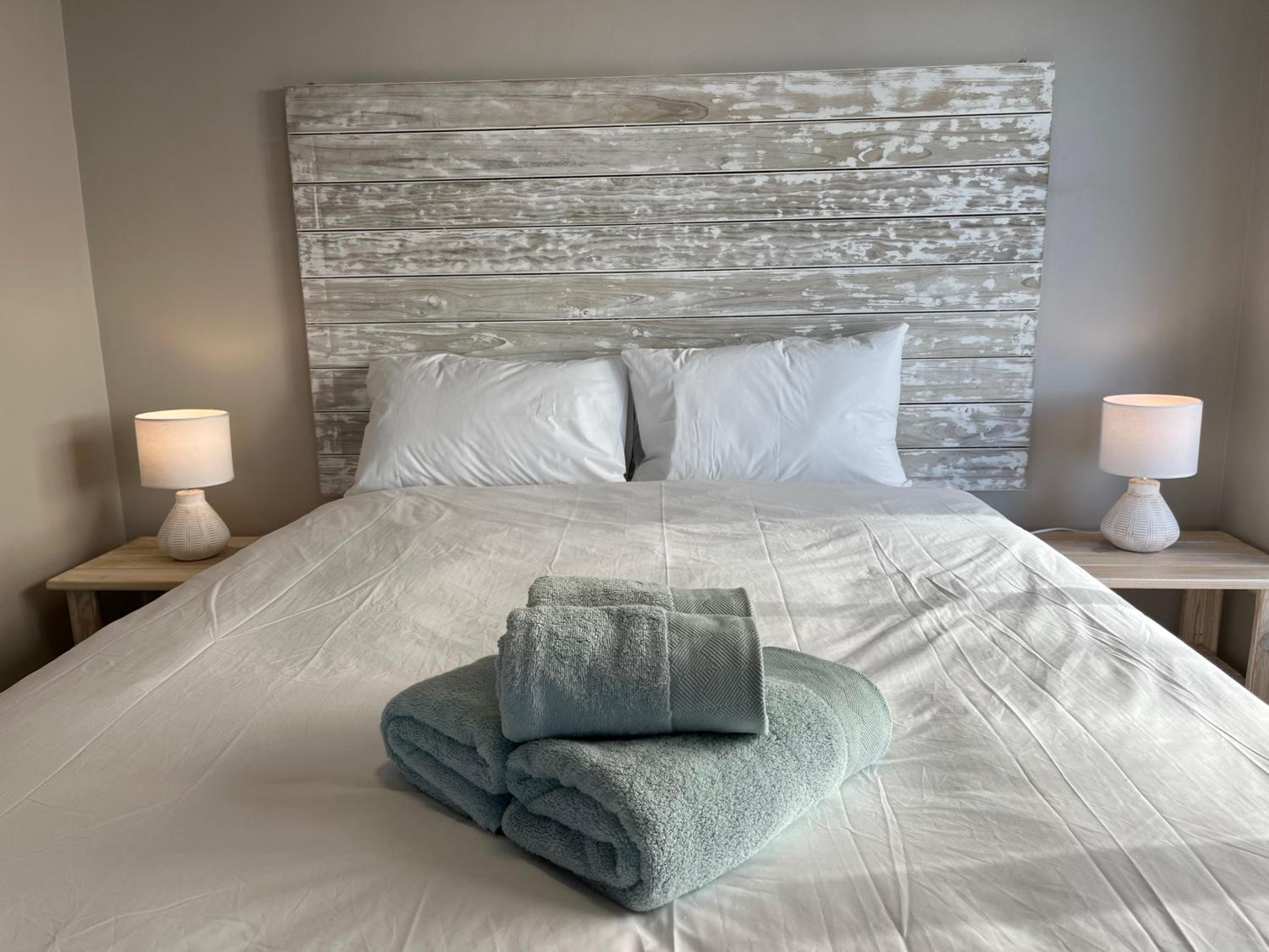 Standard King Room photo 3