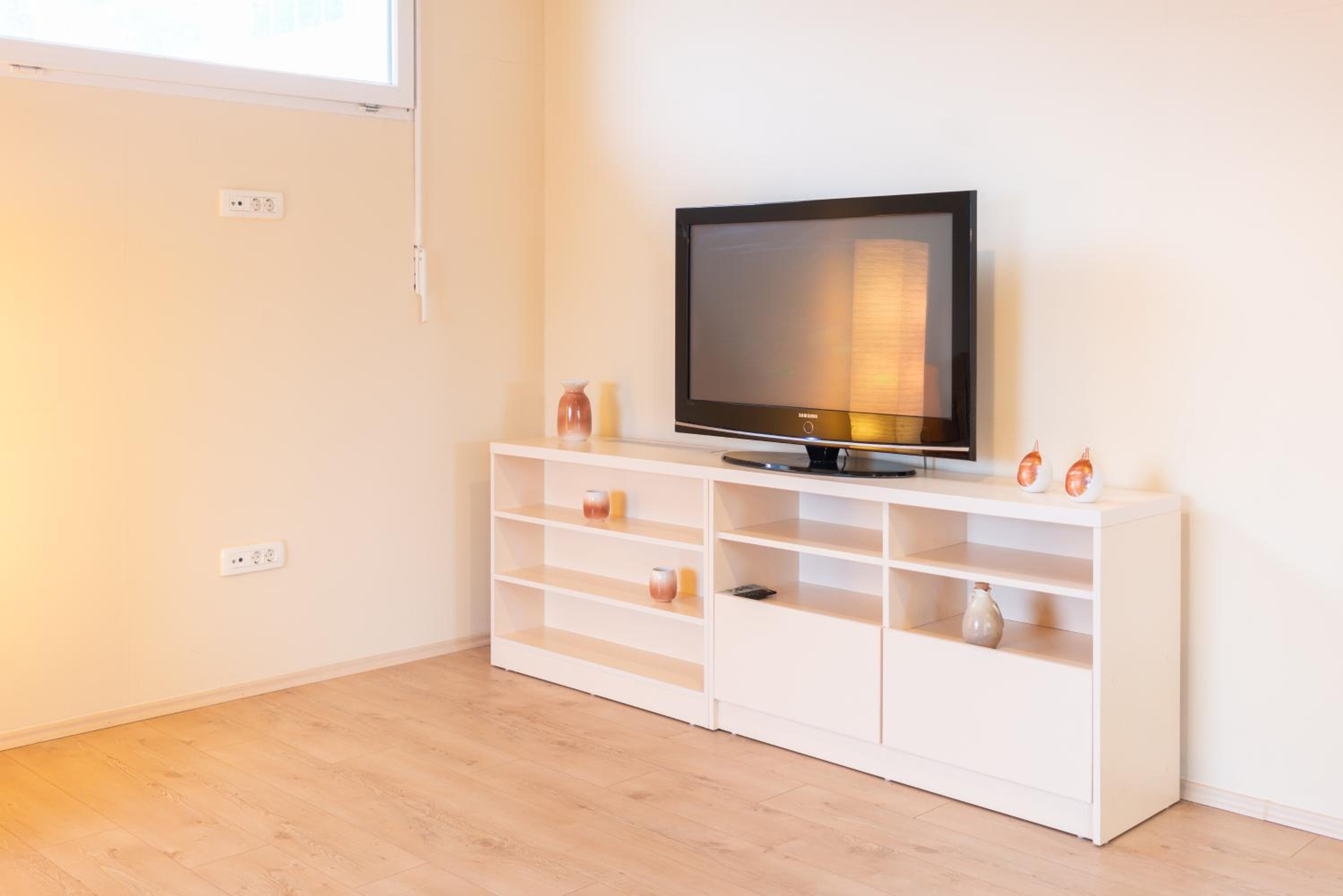 Apartment with Balcony - Photo 21
