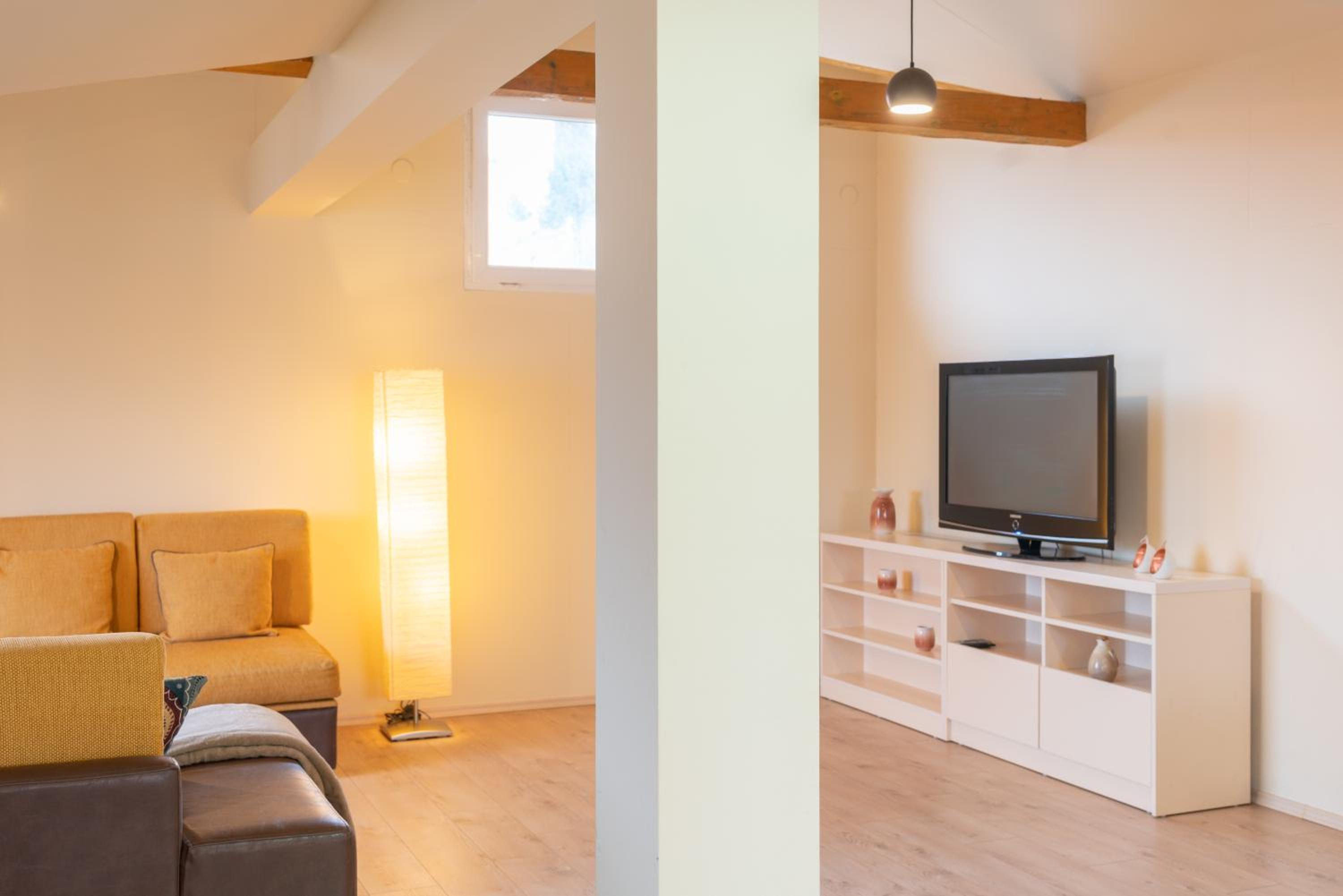 Apartment with Balcony - Photo 17