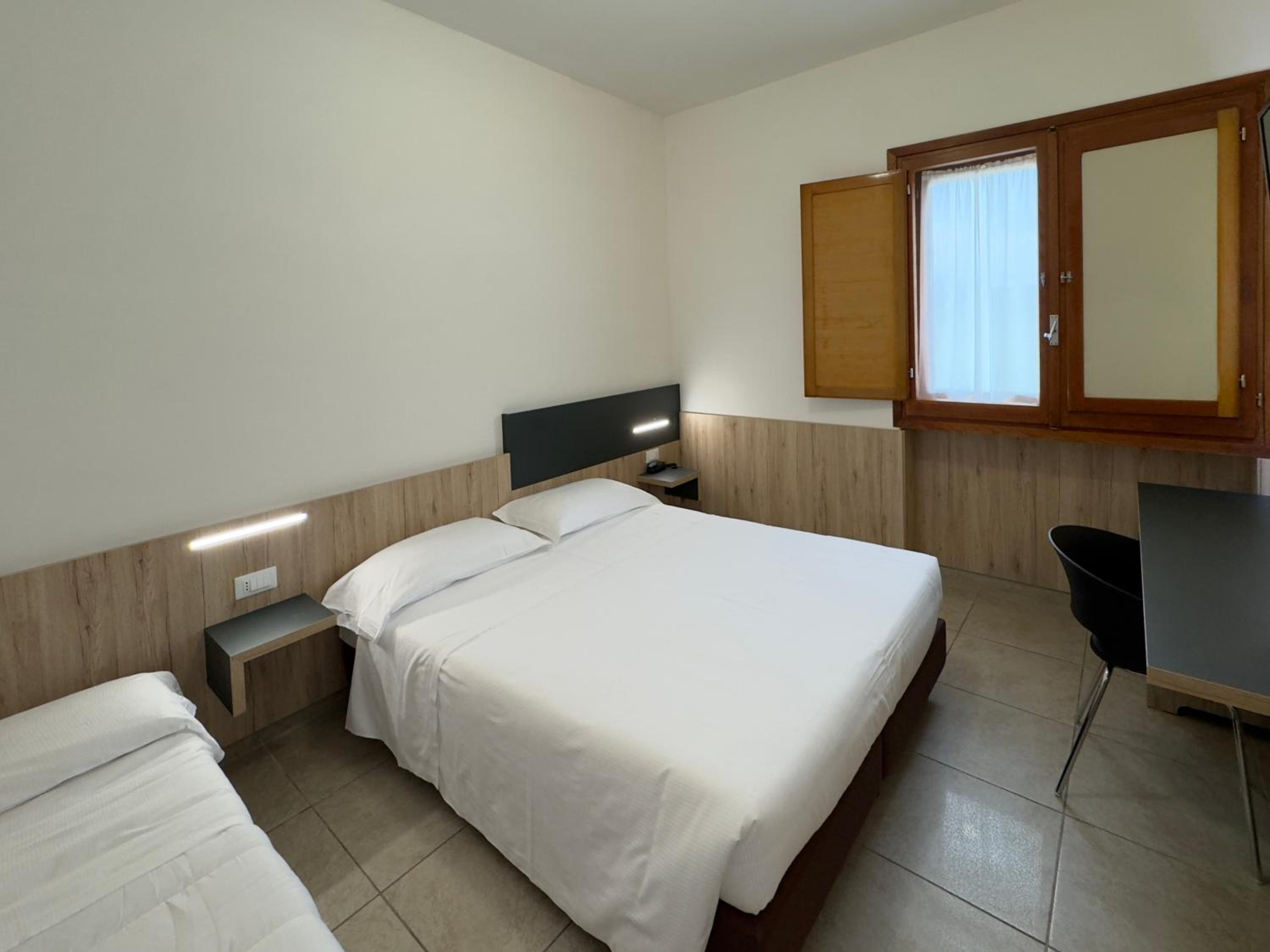 Superior Triple Room - Photo 5