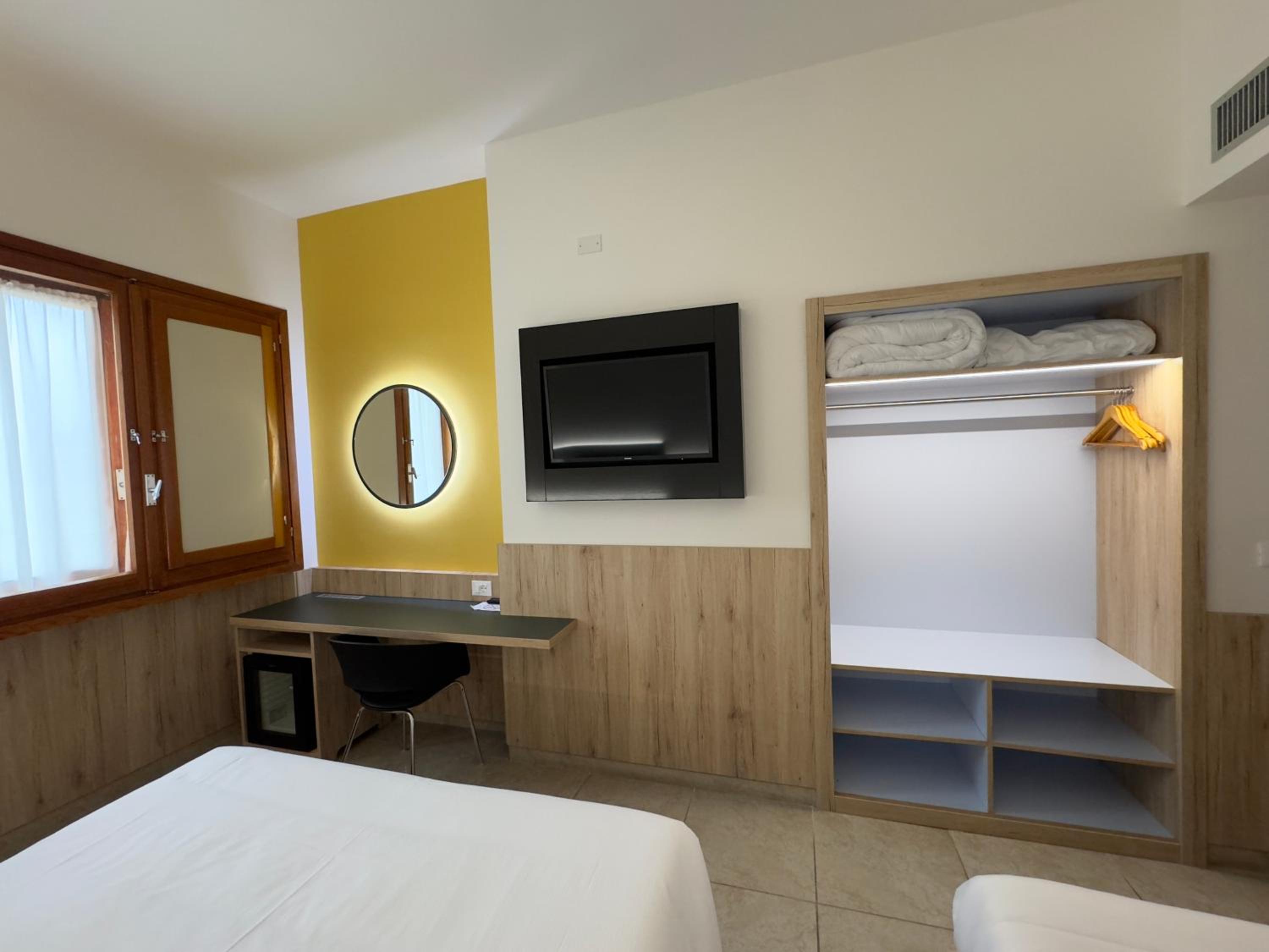 Superior Triple Room - Photo 2
