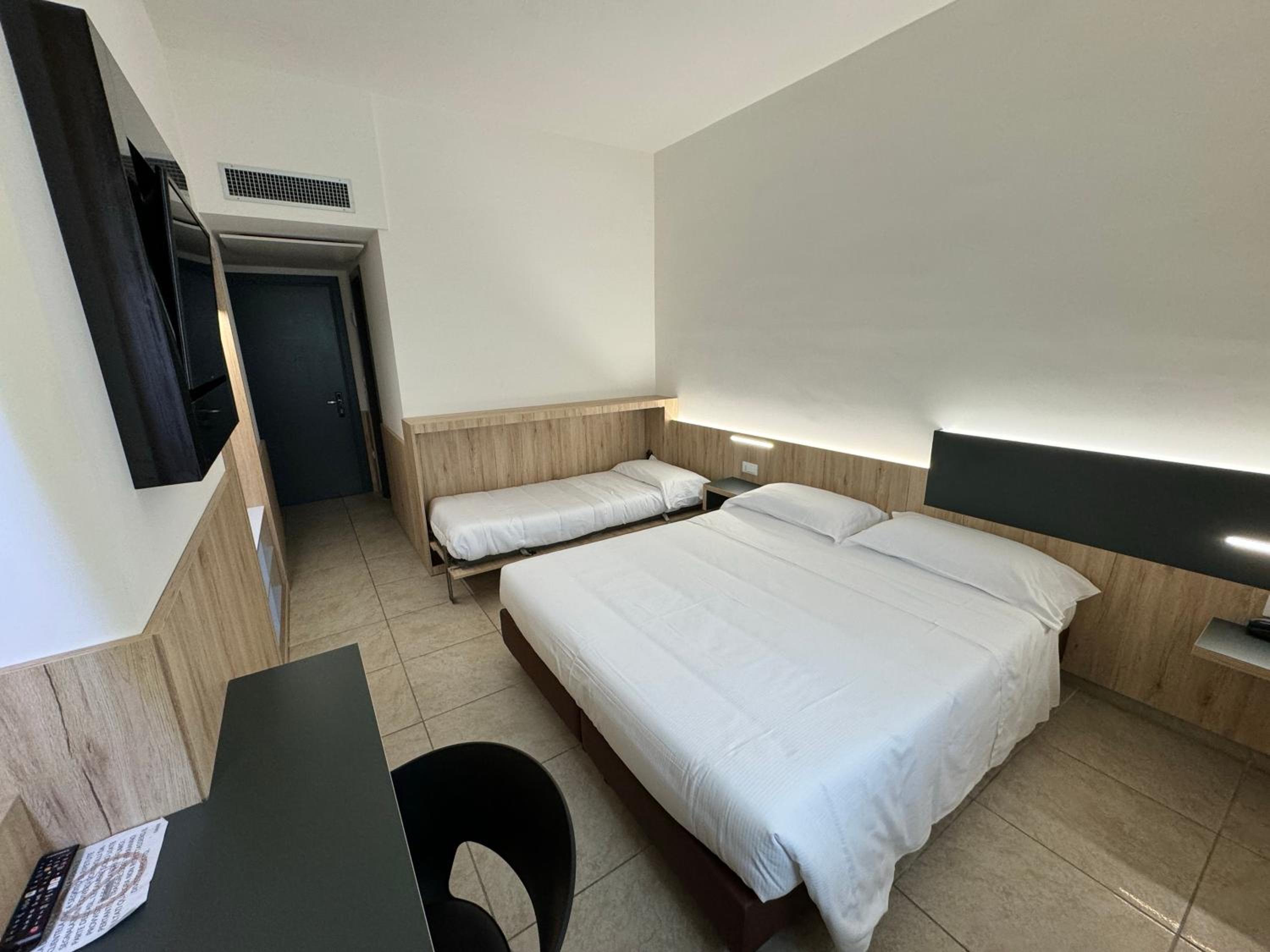 Superior Triple Room - Photo 3