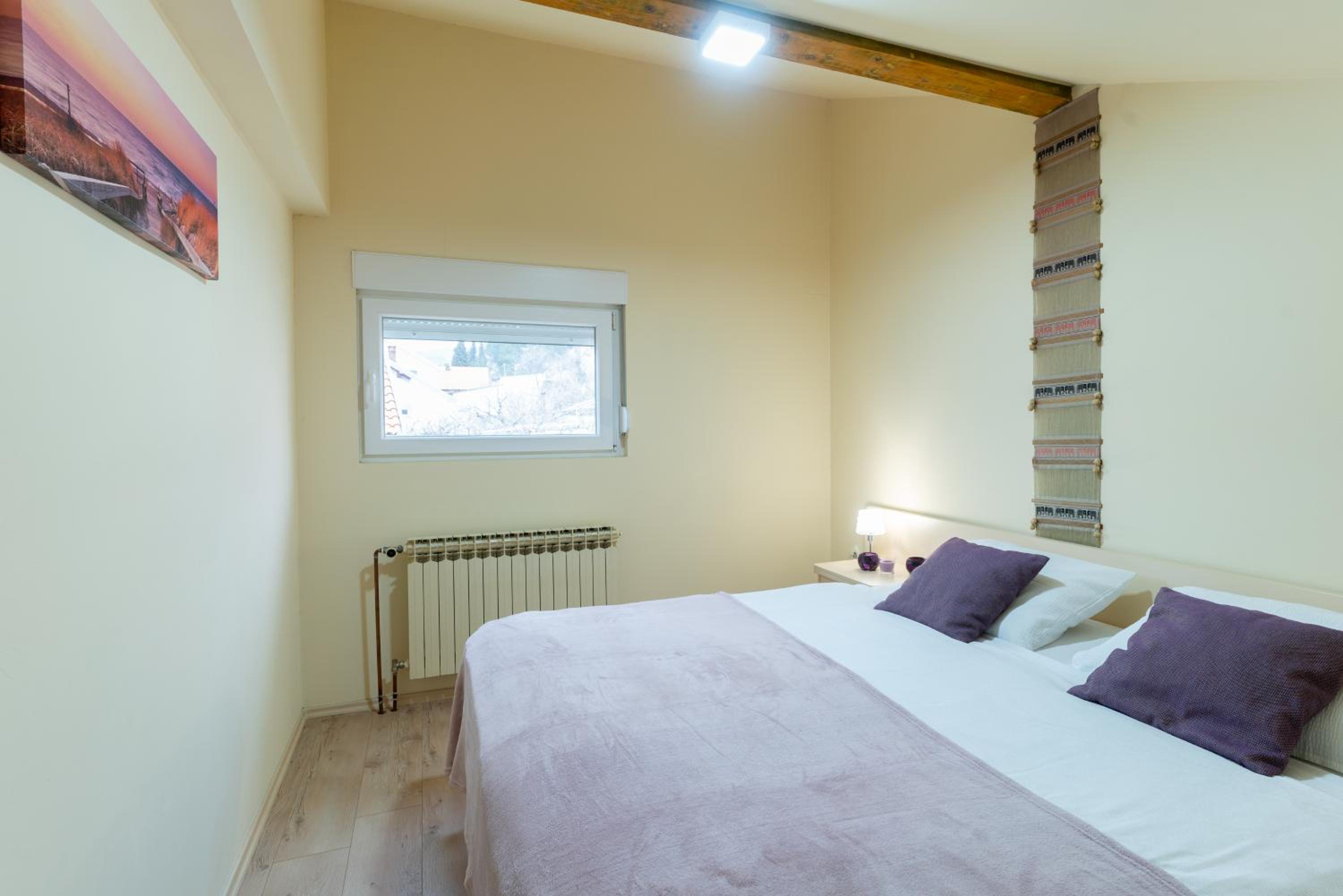 Apartment with Balcony - Photo 9
