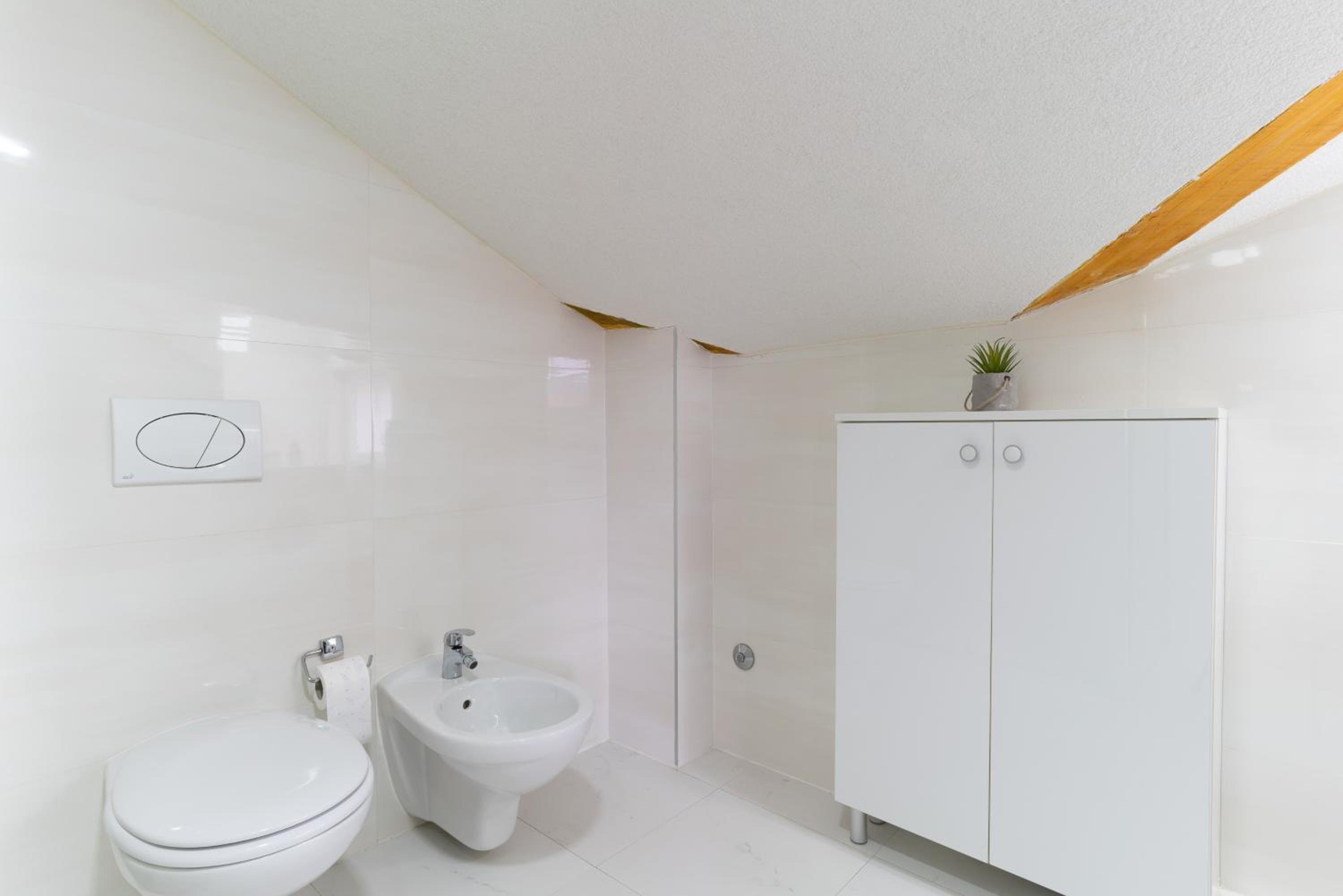 Apartment with Balcony - Photo 29