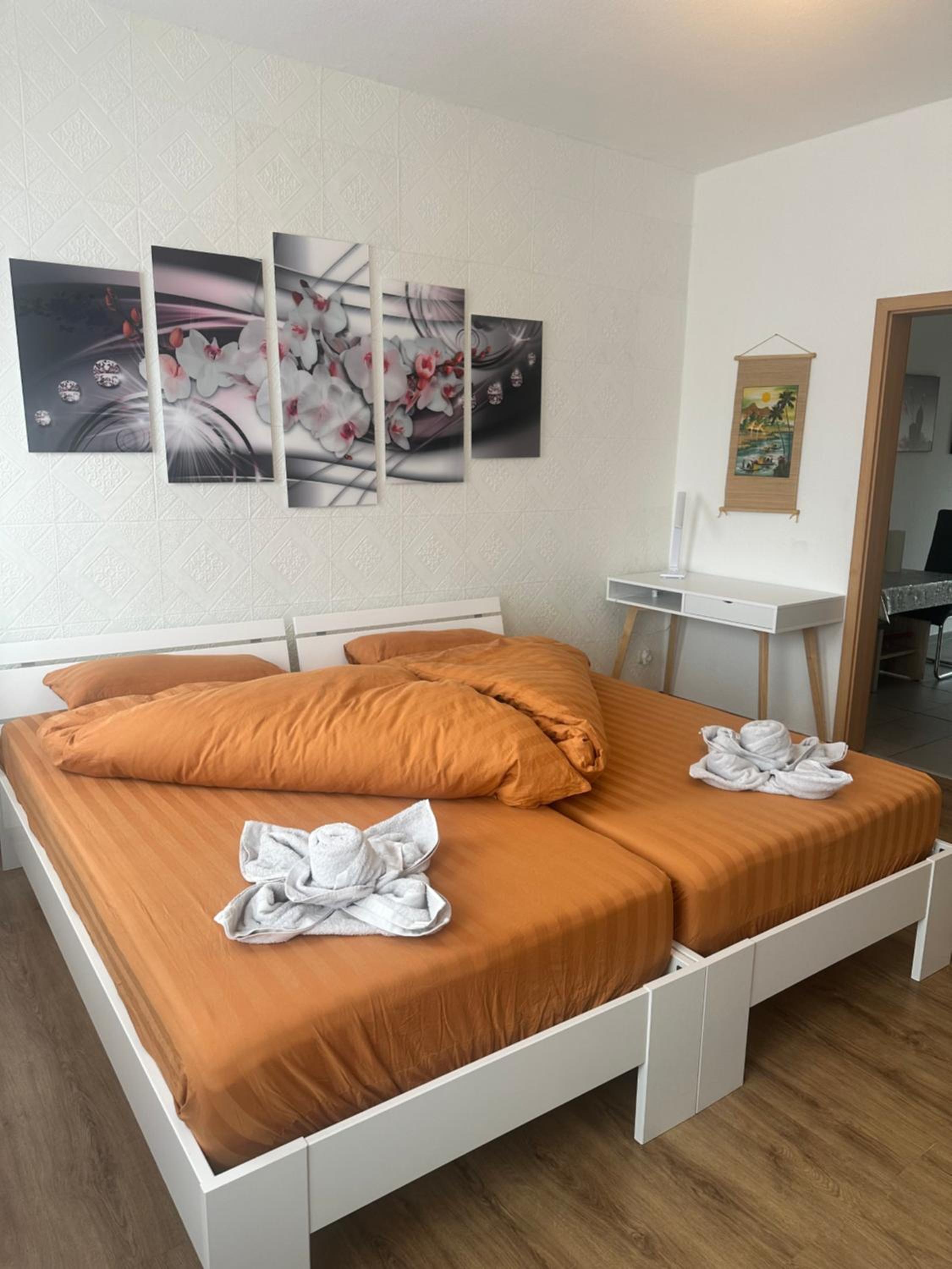One-Bedroom Apartment photo 1