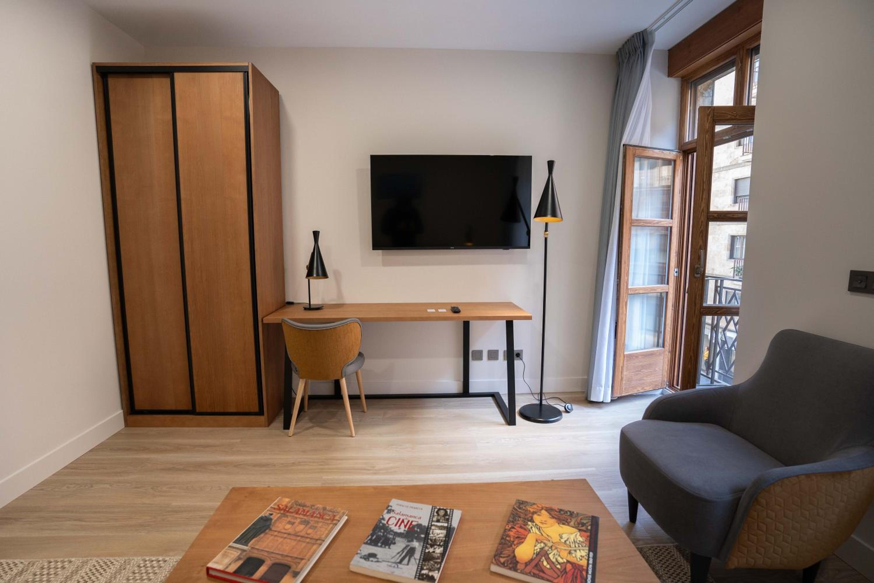 Estudio con sofá cama